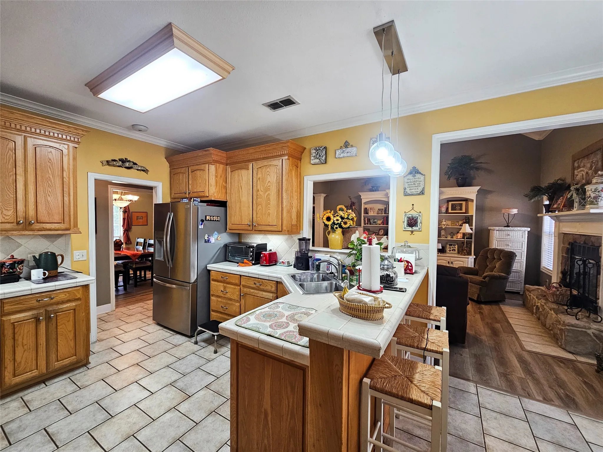 Single Family Residence For Sale in Wood County , 175 Private Road 6605, Mineola, Texas 75773, 3 Bedroom, 2 Bathroom, 2 Garage spaces, 1,982 Sqft, built in 2001, mls#21385163, Real Estate Agent in Mineola, Homes For Sale in Wood county, Homes For Sale in Mineola, Realtor in Mineola Texas, Real Estate Brokerage Independent Realty Texas, Luminita Cordes Realtor
