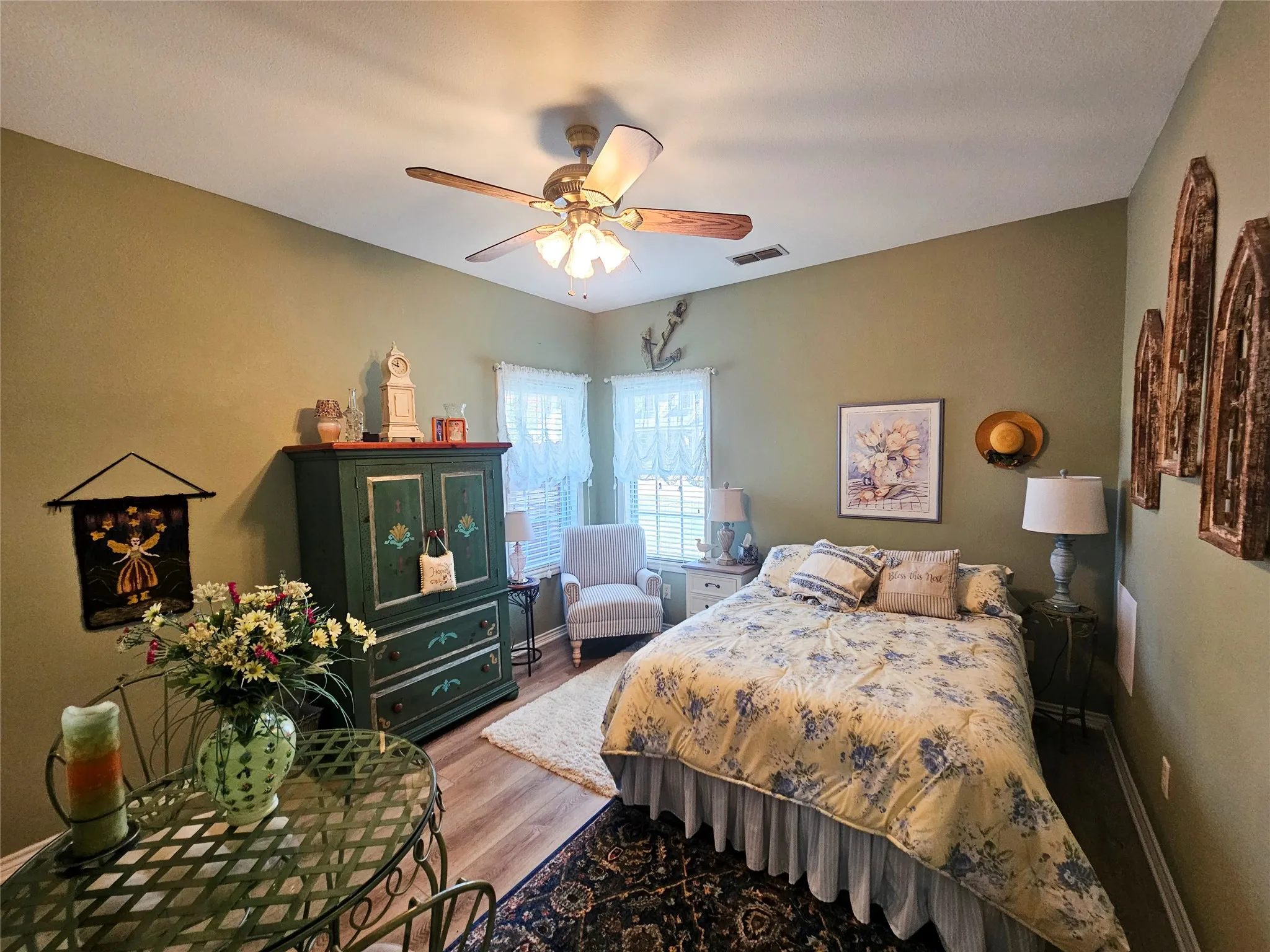 Single Family Residence For Sale in Wood County , 175 Private Road 6605, Mineola, Texas 75773, 3 Bedroom, 2 Bathroom, 2 Garage spaces, 1,982 Sqft, built in 2001, mls#21385163, Real Estate Agent in Mineola, Homes For Sale in Wood county, Homes For Sale in Mineola, Realtor in Mineola Texas, Real Estate Brokerage Independent Realty Texas, Luminita Cordes Realtor