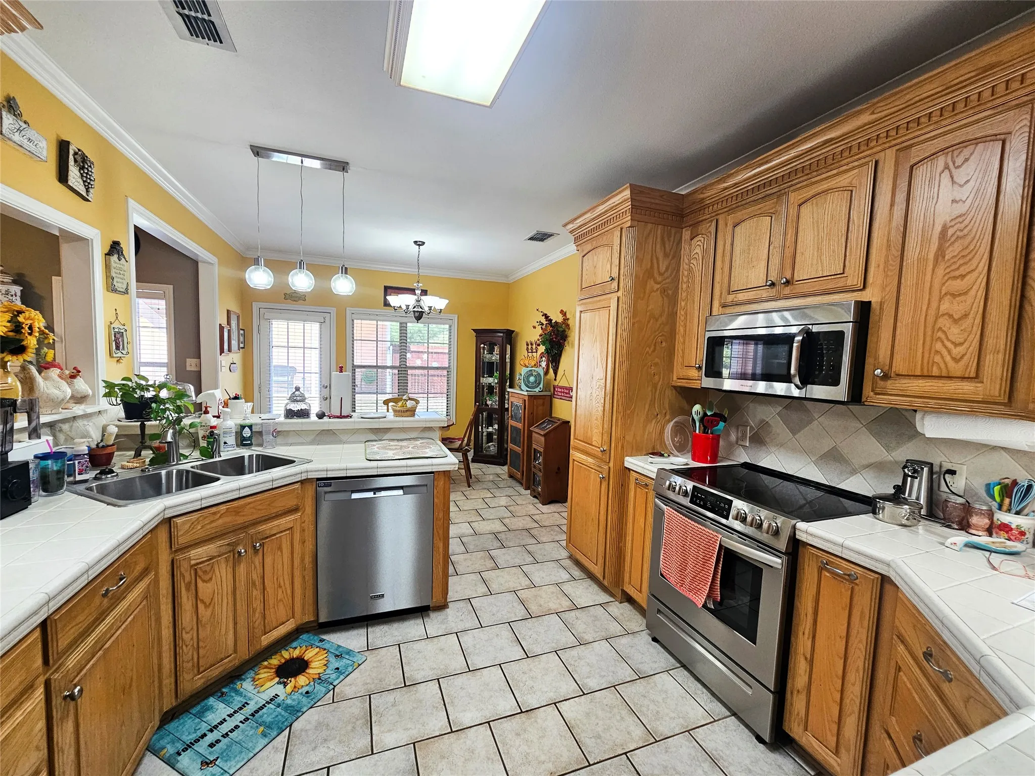 Single Family Residence For Sale in Wood County , 175 Private Road 6605, Mineola, Texas 75773, 3 Bedroom, 2 Bathroom, 2 Garage spaces, 1,982 Sqft, built in 2001, mls#21385163, Real Estate Agent in Mineola, Homes For Sale in Wood county, Homes For Sale in Mineola, Realtor in Mineola Texas, Real Estate Brokerage Independent Realty Texas, Luminita Cordes Realtor