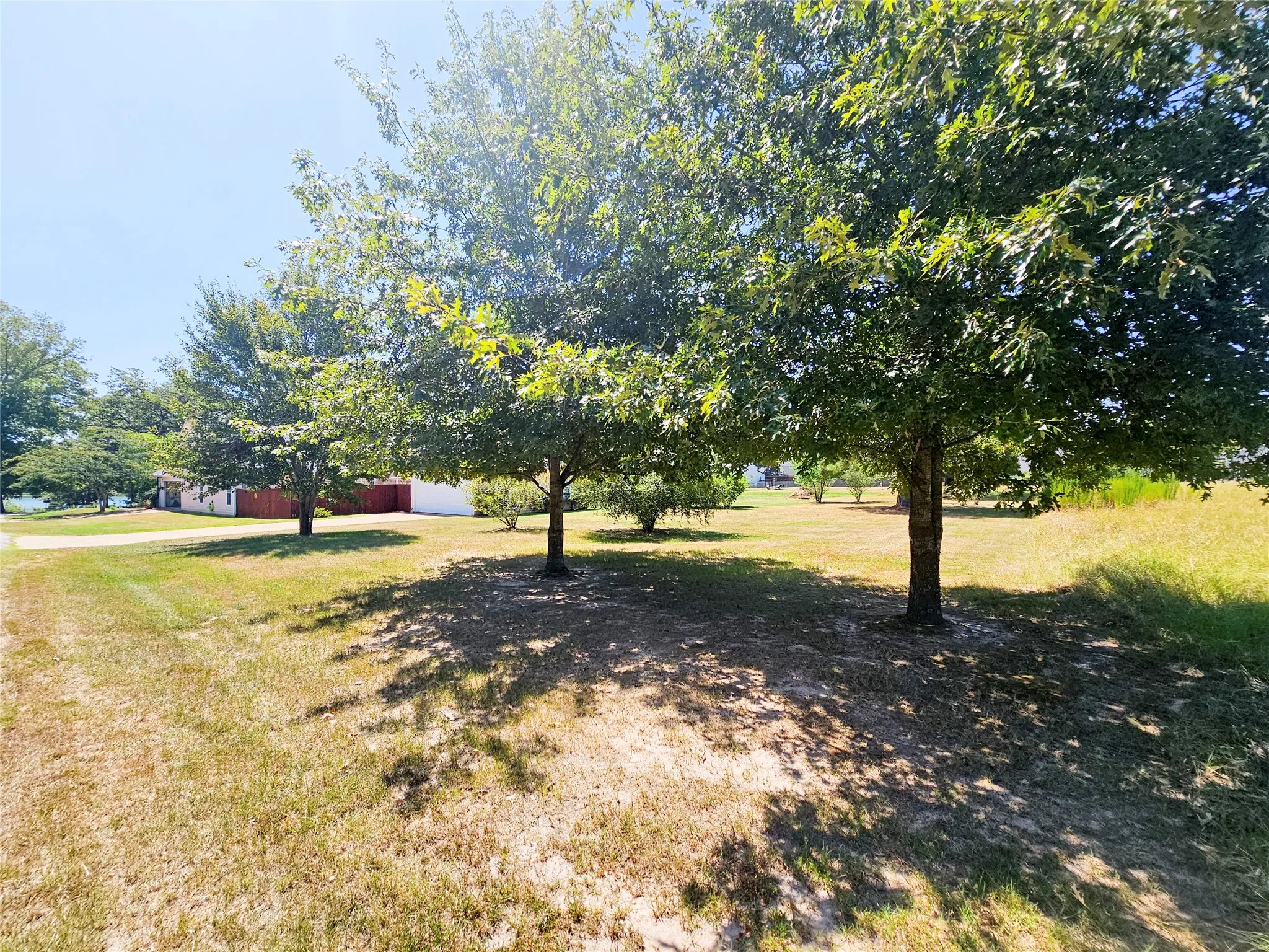 Single Family Residence For Sale in Wood County , 175 Private Road 6605, Mineola, Texas 75773, 3 Bedroom, 2 Bathroom, 2 Garage spaces, 1,982 Sqft, built in 2001, mls#21385163, Real Estate Agent in Mineola, Homes For Sale in Wood county, Homes For Sale in Mineola, Realtor in Mineola Texas, Real Estate Brokerage Independent Realty Texas, Luminita Cordes Realtor
