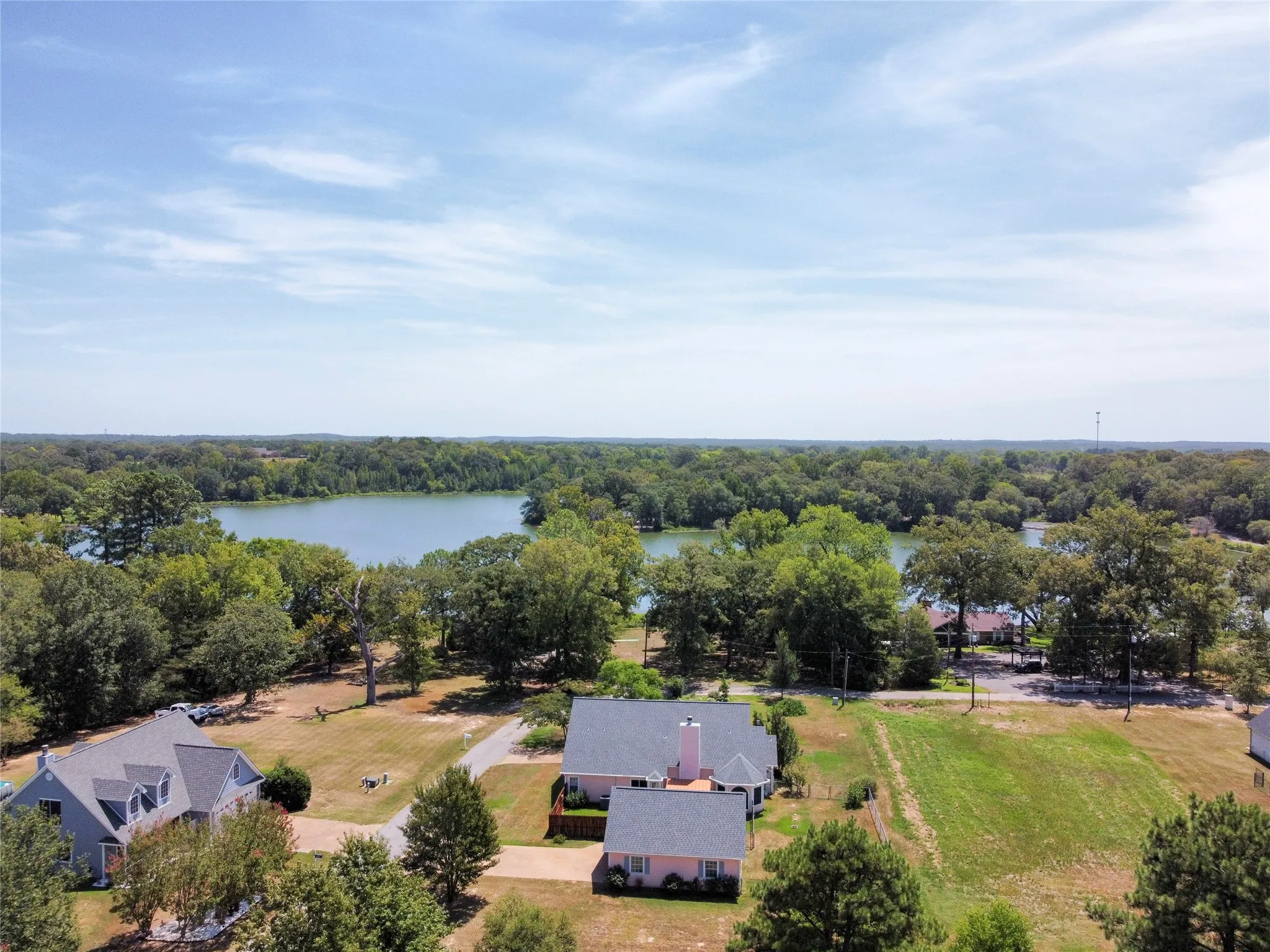 Single Family Residence For Sale in Wood County , 175 Private Road 6605, Mineola, Texas 75773, 3 Bedroom, 2 Bathroom, 2 Garage spaces, 1,982 Sqft, built in 2001, mls#21385163, Real Estate Agent in Mineola, Homes For Sale in Wood county, Homes For Sale in Mineola, Realtor in Mineola Texas, Real Estate Brokerage Independent Realty Texas, Luminita Cordes Realtor