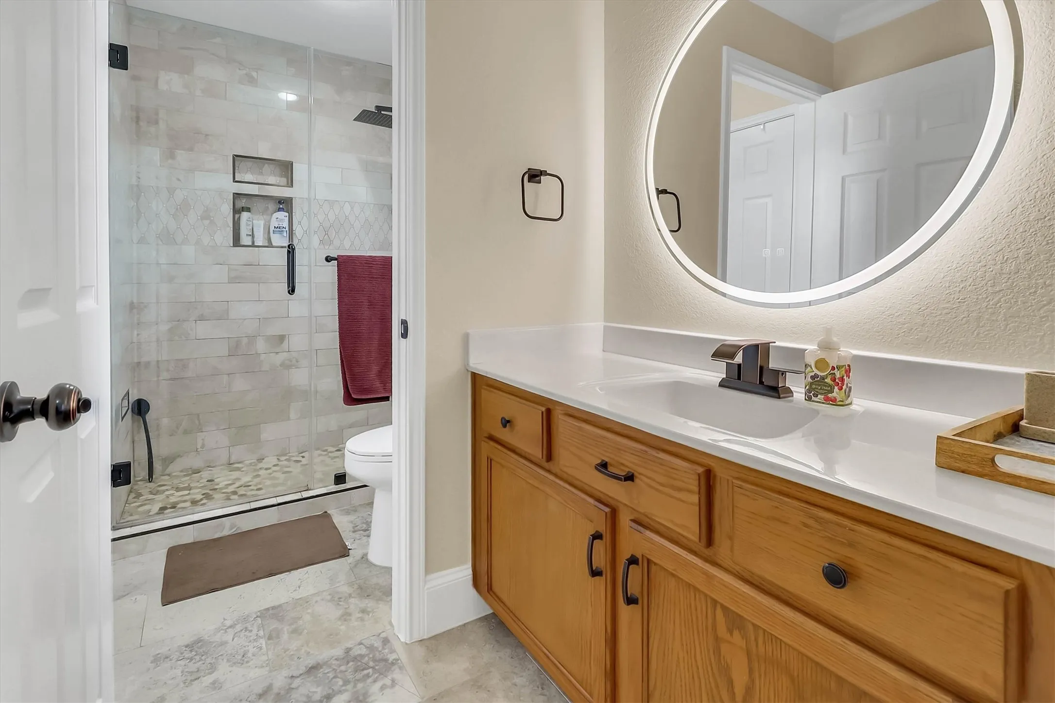 Single Family Residence For Sale in Denton County , 1500 Bastrop Drive, Carrollton, Texas 75010, 4 Bedroom, 3 Bathroom, 2 Garage spaces, 2,849 Sqft, built in 1998, mls#21382812, Real Estate Agent in Carrollton, Homes For Sale in Denton county, Homes For Sale in Carrollton, Realtor in Carrollton Texas, Real Estate Brokerage Independent Realty Texas, Luminita Cordes Realtor