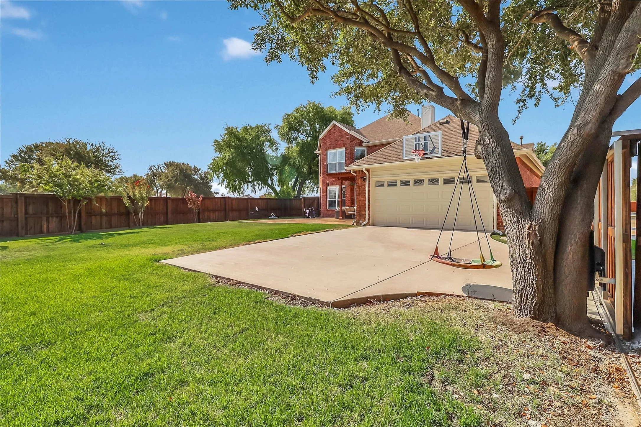 Single Family Residence For Sale in Denton County , 1500 Bastrop Drive, Carrollton, Texas 75010, 4 Bedroom, 3 Bathroom, 2 Garage spaces, 2,849 Sqft, built in 1998, mls#21382812, Real Estate Agent in Carrollton, Homes For Sale in Denton county, Homes For Sale in Carrollton, Realtor in Carrollton Texas, Real Estate Brokerage Independent Realty Texas, Luminita Cordes Realtor