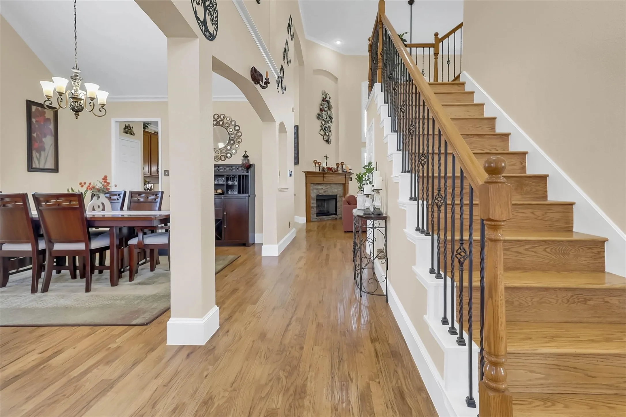 Single Family Residence For Sale in Denton County , 1500 Bastrop Drive, Carrollton, Texas 75010, 4 Bedroom, 3 Bathroom, 2 Garage spaces, 2,849 Sqft, built in 1998, mls#21382812, Real Estate Agent in Carrollton, Homes For Sale in Denton county, Homes For Sale in Carrollton, Realtor in Carrollton Texas, Real Estate Brokerage Independent Realty Texas, Luminita Cordes Realtor