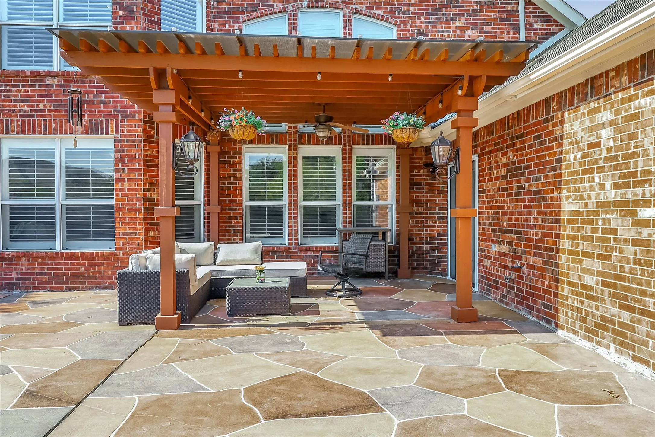 Single Family Residence For Sale in Denton County , 1500 Bastrop Drive, Carrollton, Texas 75010, 4 Bedroom, 3 Bathroom, 2 Garage spaces, 2,849 Sqft, built in 1998, mls#21382812, Real Estate Agent in Carrollton, Homes For Sale in Denton county, Homes For Sale in Carrollton, Realtor in Carrollton Texas, Real Estate Brokerage Independent Realty Texas, Luminita Cordes Realtor