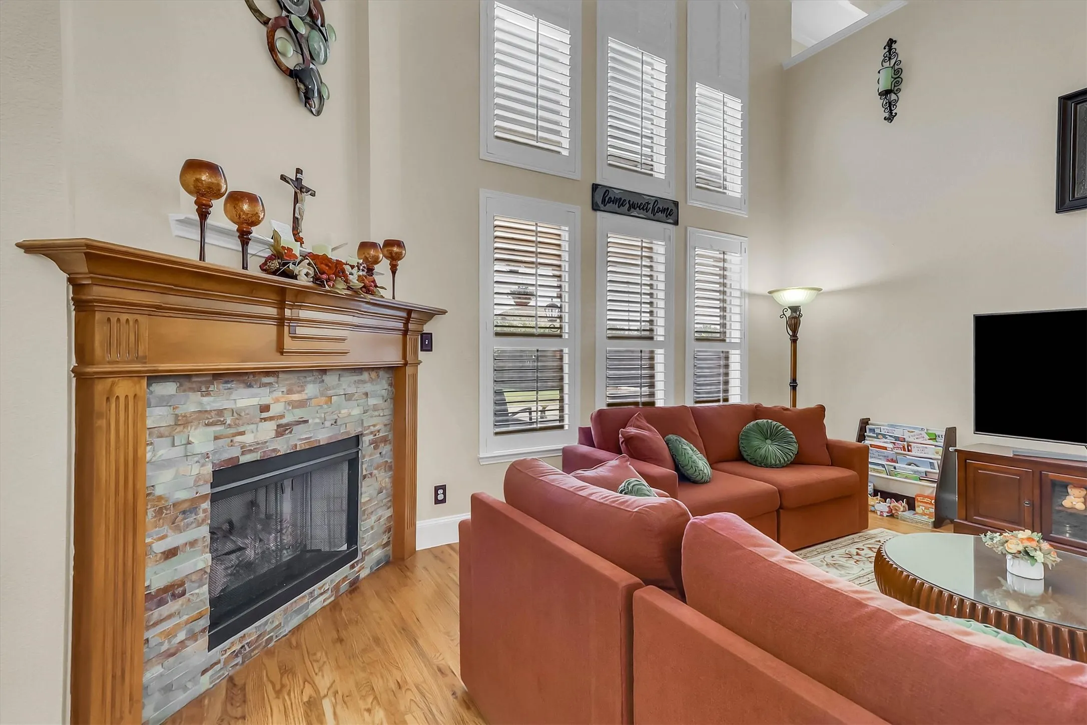 Single Family Residence For Sale in Denton County , 1500 Bastrop Drive, Carrollton, Texas 75010, 4 Bedroom, 3 Bathroom, 2 Garage spaces, 2,849 Sqft, built in 1998, mls#21382812, Real Estate Agent in Carrollton, Homes For Sale in Denton county, Homes For Sale in Carrollton, Realtor in Carrollton Texas, Real Estate Brokerage Independent Realty Texas, Luminita Cordes Realtor