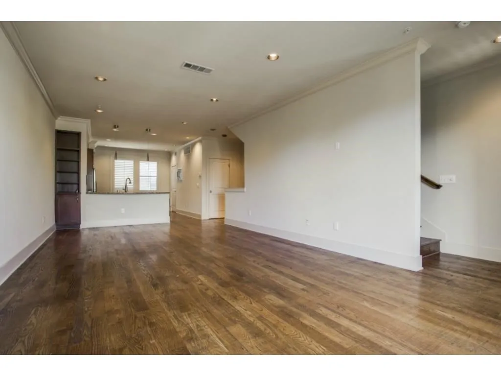 Townhouse For Rent in Dallas County , 6308 Purcell Court, Dallas, Texas 75209, 3 Bedroom, 4 Bathroom, 2 Garage spaces, 1,948 Sqft, built in 2005, mls#21385499, Real Estate Agent in Dallas, Homes For Rent in Dallas county, Homes For Rent in Dallas, Realtor in Dallas Texas, Real Estate Brokerage Independent Realty Texas, Luminita Cordes Realtor