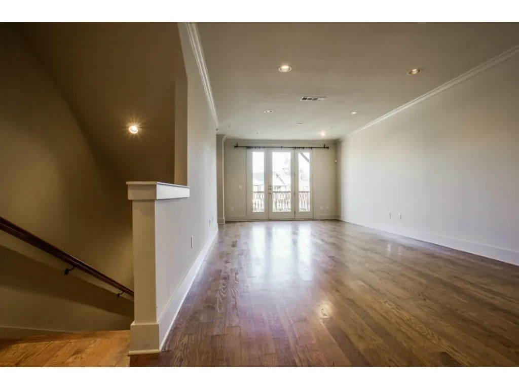 Townhouse For Rent in Dallas County , 6308 Purcell Court, Dallas, Texas 75209, 3 Bedroom, 4 Bathroom, 2 Garage spaces, 1,948 Sqft, built in 2005, mls#21385499, Real Estate Agent in Dallas, Homes For Rent in Dallas county, Homes For Rent in Dallas, Realtor in Dallas Texas, Real Estate Brokerage Independent Realty Texas, Luminita Cordes Realtor