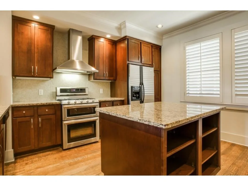 Townhouse For Rent in Dallas County , 6308 Purcell Court, Dallas, Texas 75209, 3 Bedroom, 4 Bathroom, 2 Garage spaces, 1,948 Sqft, built in 2005, mls#21385499, Real Estate Agent in Dallas, Homes For Rent in Dallas county, Homes For Rent in Dallas, Realtor in Dallas Texas, Real Estate Brokerage Independent Realty Texas, Luminita Cordes Realtor