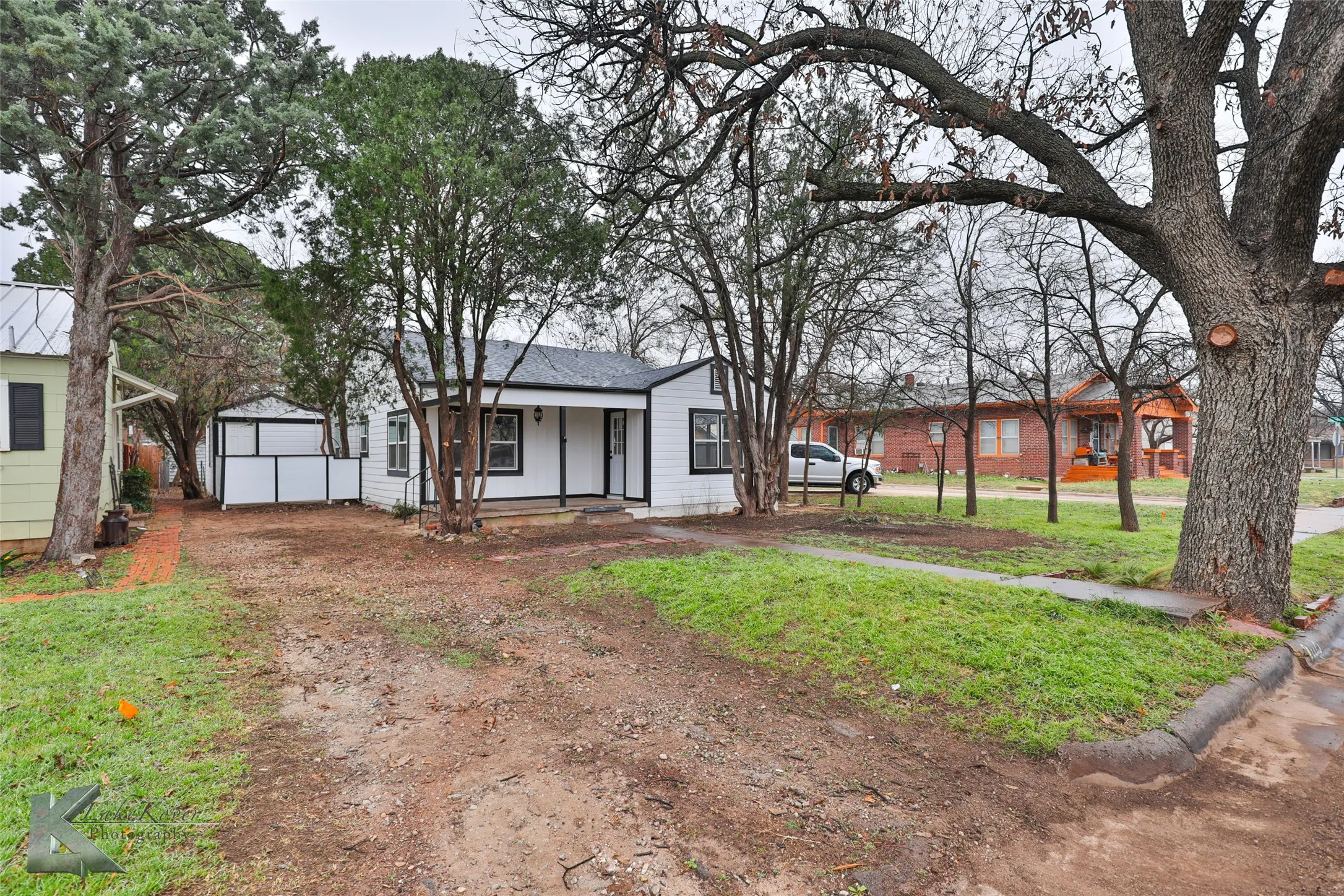 Single Family Residence For Sale in Taylor County , 2225 Russell Avenue, Abilene, Texas 79605, 3 Bedroom, 2 Bathroom, Garage spaces, 1,264 Sqft, built in 1941, mls#21385503, Real Estate Agent in Abilene, Homes For Sale in Taylor county, Homes For Sale in Abilene, Realtor in Abilene Texas, Real Estate Brokerage Independent Realty Texas, Luminita Cordes Realtor