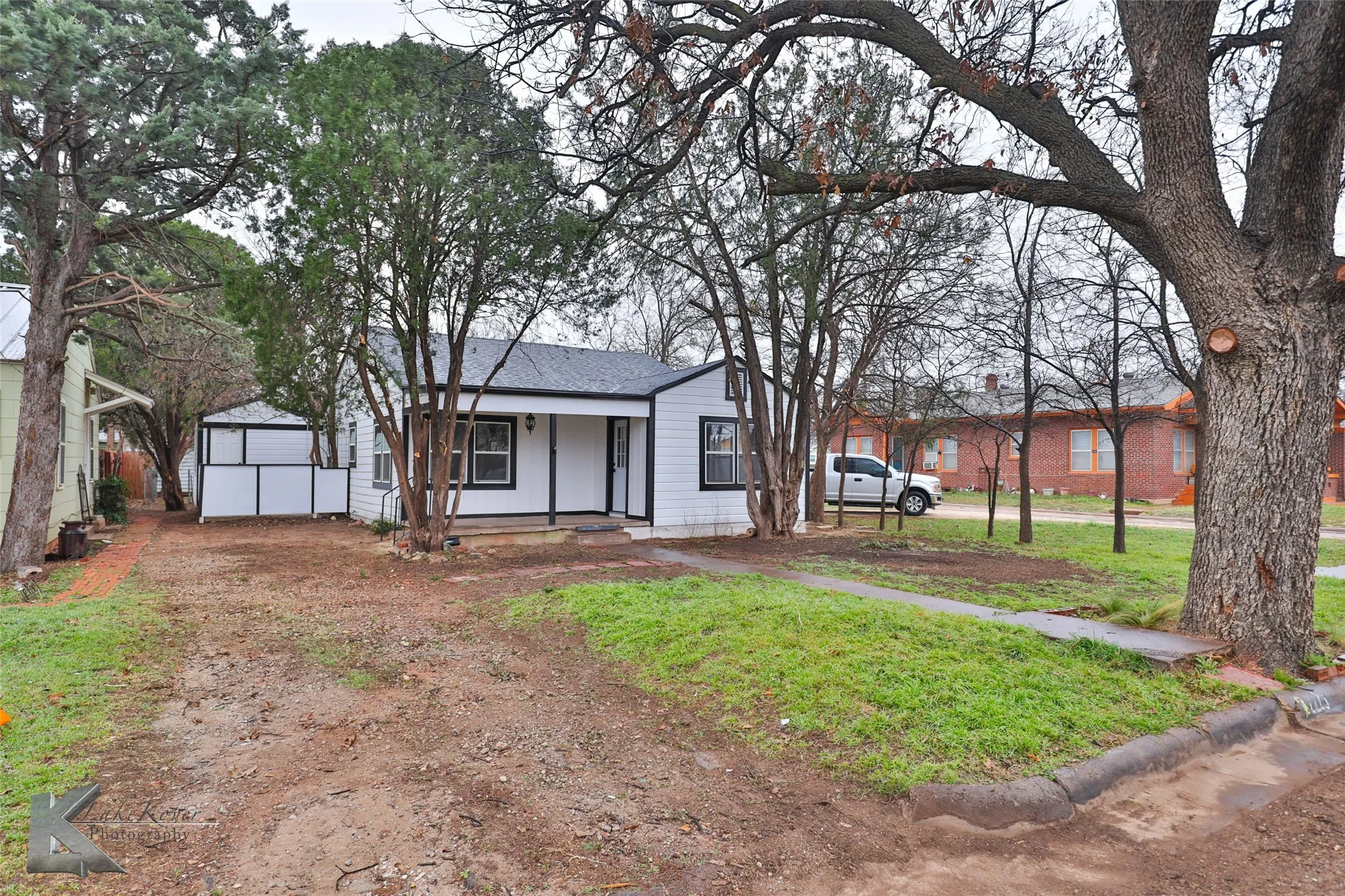 Single Family Residence For Sale in Taylor County , 2225 Russell Avenue, Abilene, Texas 79605, 3 Bedroom, 2 Bathroom, Garage spaces, 1,264 Sqft, built in 1941, mls#21385503, Real Estate Agent in Abilene, Homes For Sale in Taylor county, Homes For Sale in Abilene, Realtor in Abilene Texas, Real Estate Brokerage Independent Realty Texas, Luminita Cordes Realtor