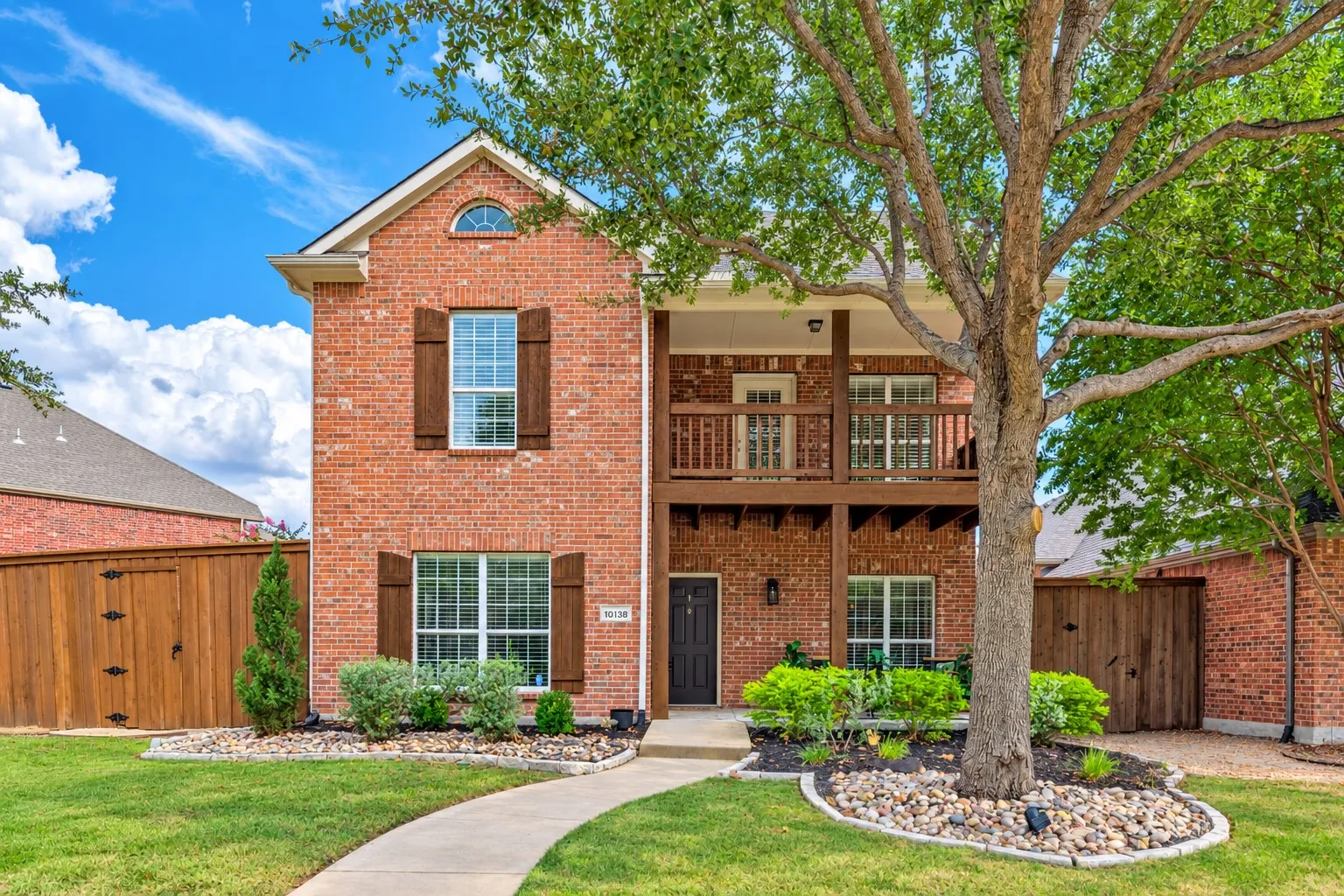 Welcome Home to 10138 Planters Row Dr. in The Trails of West Frisco