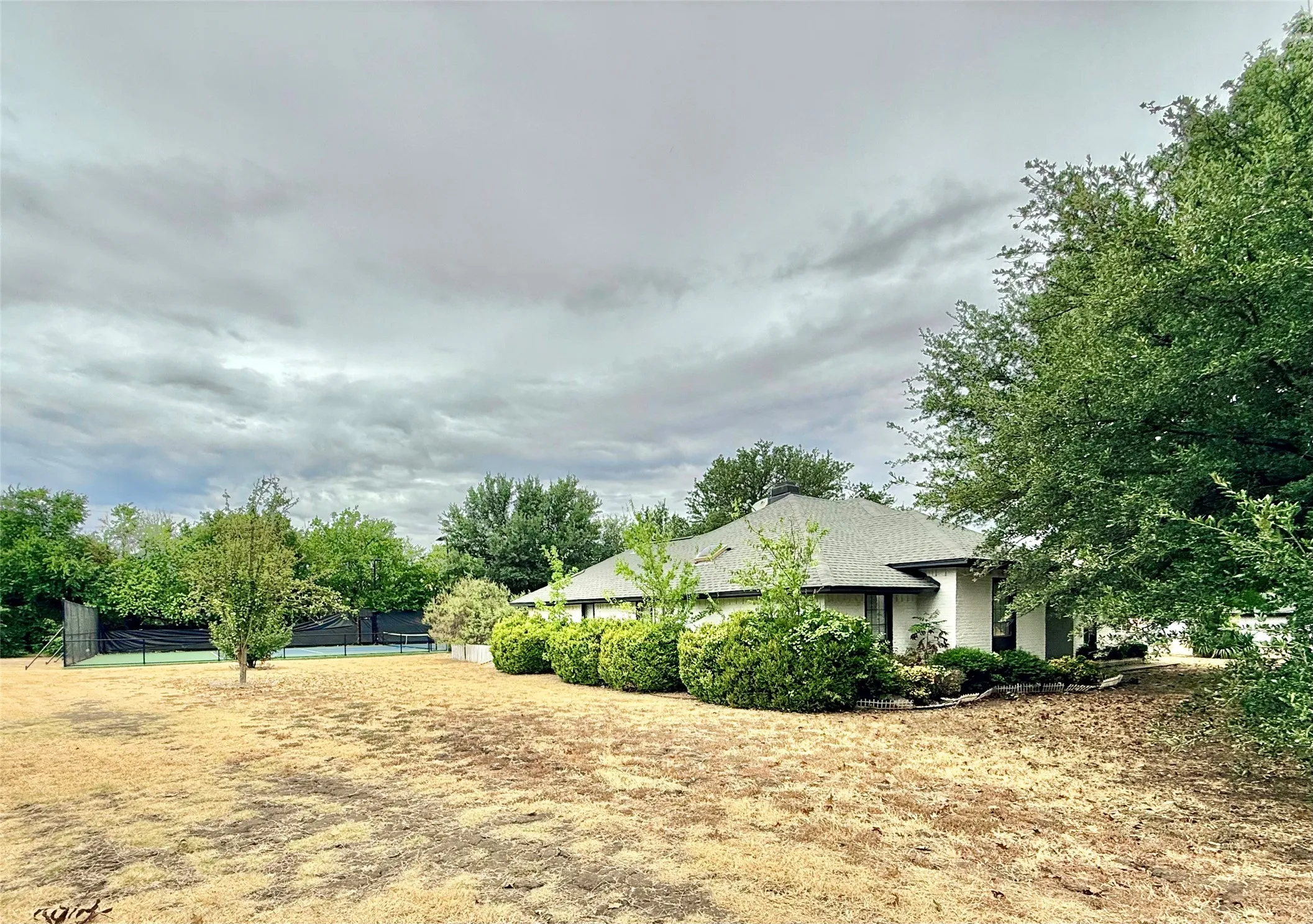 Single Family Residence For Rent in Collin County , 16235 Red Wood Circle W, Frisco, Texas 75071, 3 Bedroom, 2 Bathroom, 2 Garage spaces, 1,730 Sqft, built in 1983, mls#21385454, Real Estate Agent in Frisco, Homes For Rent in Collin county, Homes For Rent in Frisco, Realtor in Frisco Texas, Real Estate Brokerage Independent Realty Texas, Luminita Cordes Realtor