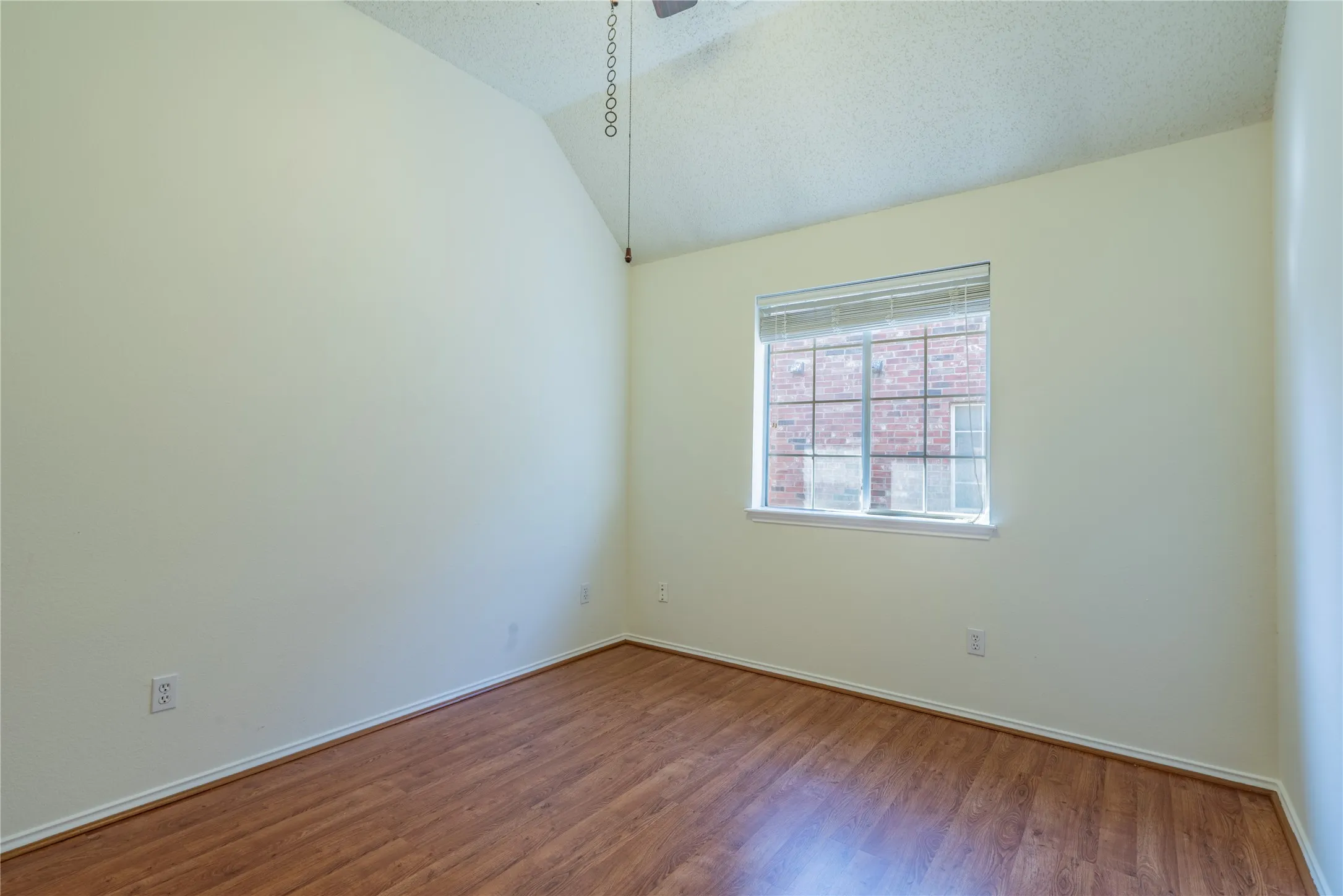 Single Family Residence For Rent in Denton County , 3112 Trailwood Lane, Flower Mound, Texas 75028, 4 Bedroom, 2 Bathroom, 2 Garage spaces, 2,156 Sqft, built in 1995, mls#21385521, Real Estate Agent in Flower Mound, Homes For Rent in Denton county, Homes For Rent in Flower Mound, Realtor in Flower Mound Texas, Real Estate Brokerage Independent Realty Texas, Luminita Cordes Realtor