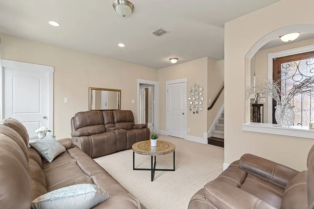 Townhouse For Rent in Dallas County , 2635 Villa Di Lago 1, Grand Prairie, Texas 75054, 2 Bedroom, 3 Bathroom, 2 Garage spaces, 1,906 Sqft, built in 2006, mls#21385528, Real Estate Agent in Grand Prairie, Homes For Rent in Dallas county, Homes For Rent in Grand Prairie, Realtor in Grand Prairie Texas, Real Estate Brokerage Independent Realty Texas, Luminita Cordes Realtor