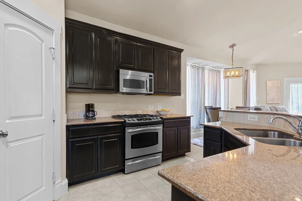 Townhouse For Rent in Dallas County , 2635 Villa Di Lago 1, Grand Prairie, Texas 75054, 2 Bedroom, 3 Bathroom, 2 Garage spaces, 1,906 Sqft, built in 2006, mls#21385528, Real Estate Agent in Grand Prairie, Homes For Rent in Dallas county, Homes For Rent in Grand Prairie, Realtor in Grand Prairie Texas, Real Estate Brokerage Independent Realty Texas, Luminita Cordes Realtor