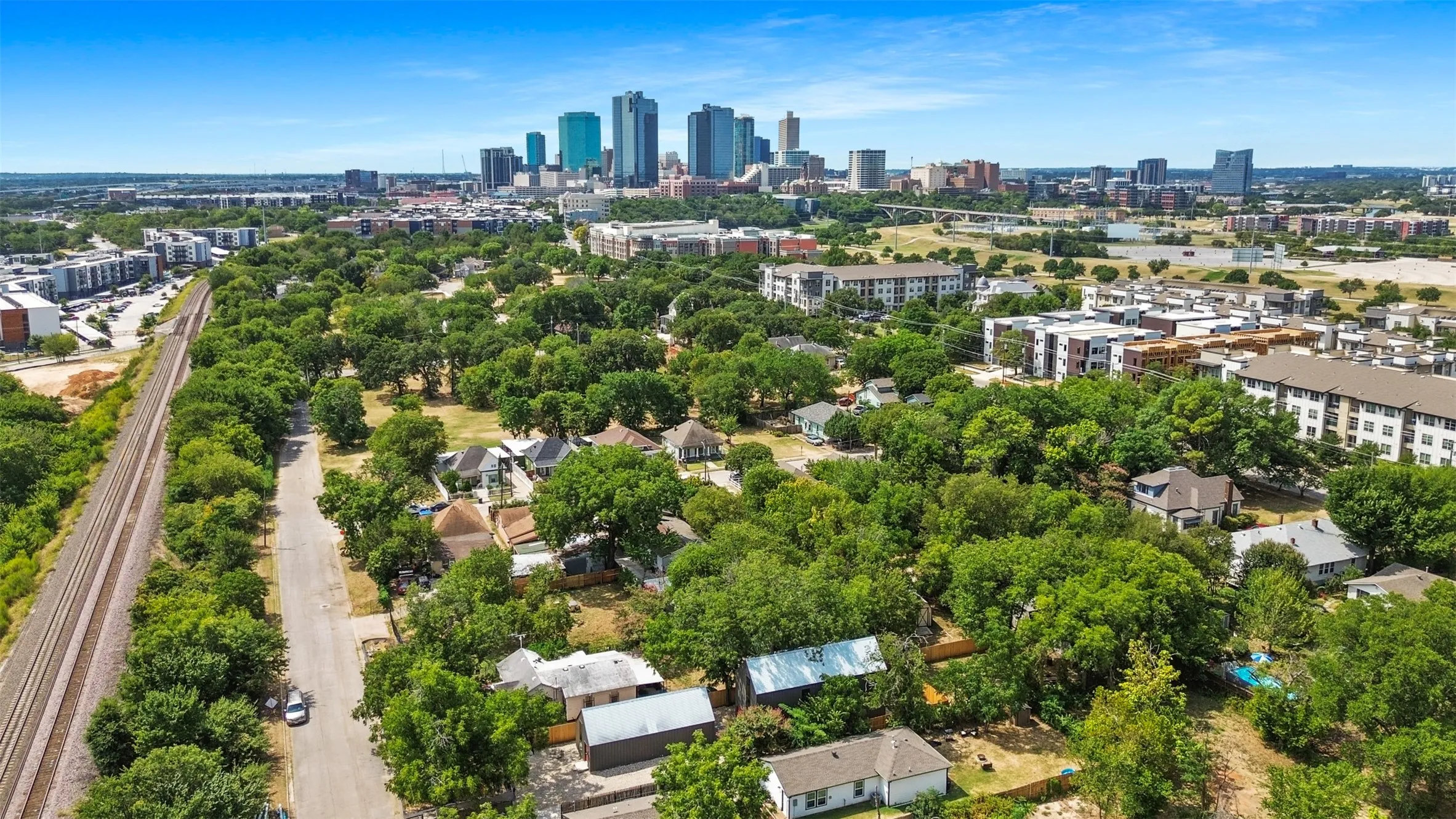 Single Family Residence For Rent in Tarrant County , 957 Woods Avenue, Fort Worth, Texas 76102, 2 Bedroom, 2 Bathroom, Garage spaces, 1,350 Sqft, built in 2026, mls#21385527, Real Estate Agent in Fort Worth, Homes For Rent in Tarrant county, Homes For Rent in Fort Worth, Realtor in Fort Worth Texas, Real Estate Brokerage Independent Realty Texas, Luminita Cordes Realtor