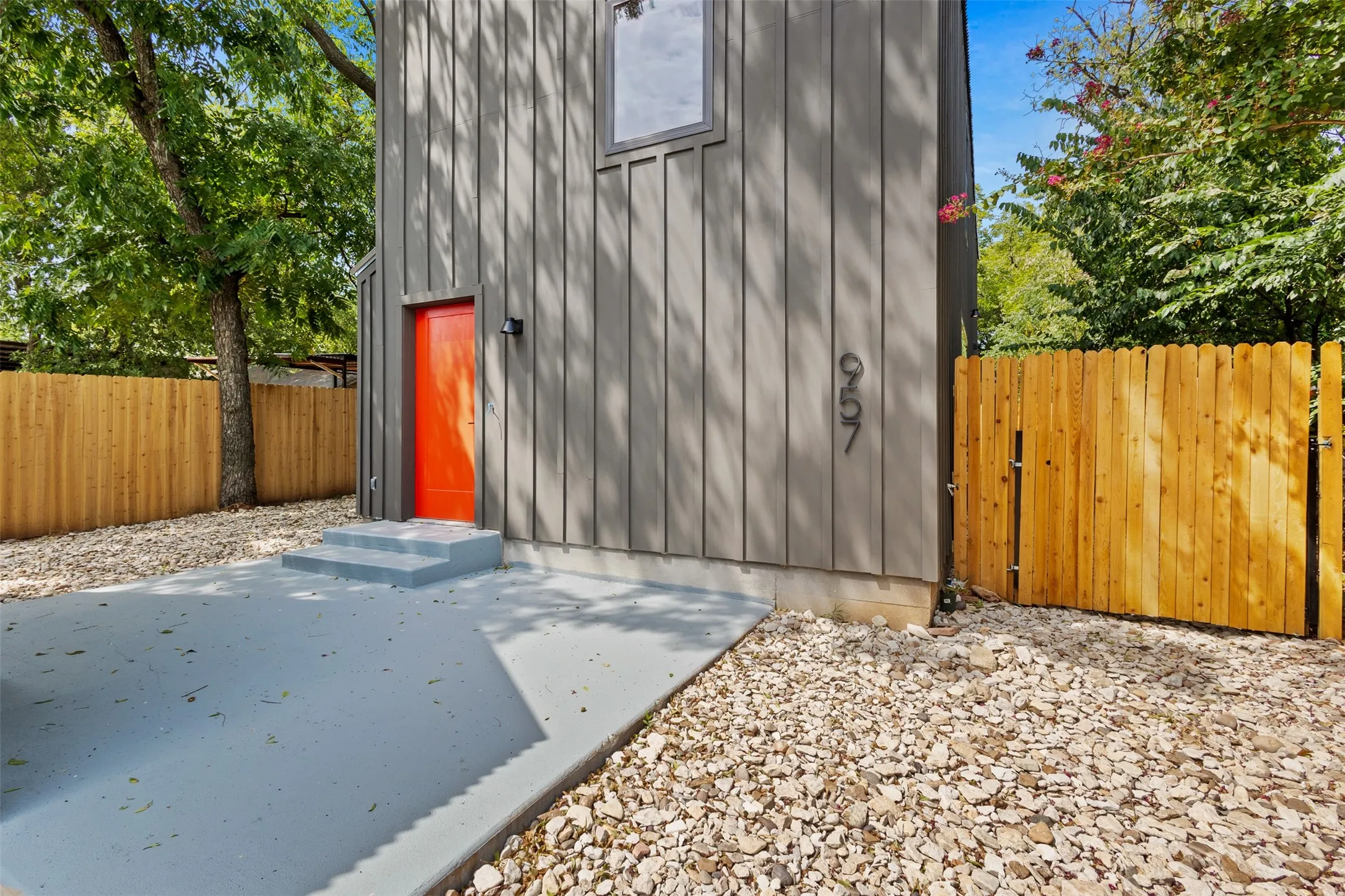 Single Family Residence For Rent in Tarrant County , 957 Woods Avenue, Fort Worth, Texas 76102, 2 Bedroom, 2 Bathroom, Garage spaces, 1,350 Sqft, built in 2026, mls#21385527, Real Estate Agent in Fort Worth, Homes For Rent in Tarrant county, Homes For Rent in Fort Worth, Realtor in Fort Worth Texas, Real Estate Brokerage Independent Realty Texas, Luminita Cordes Realtor