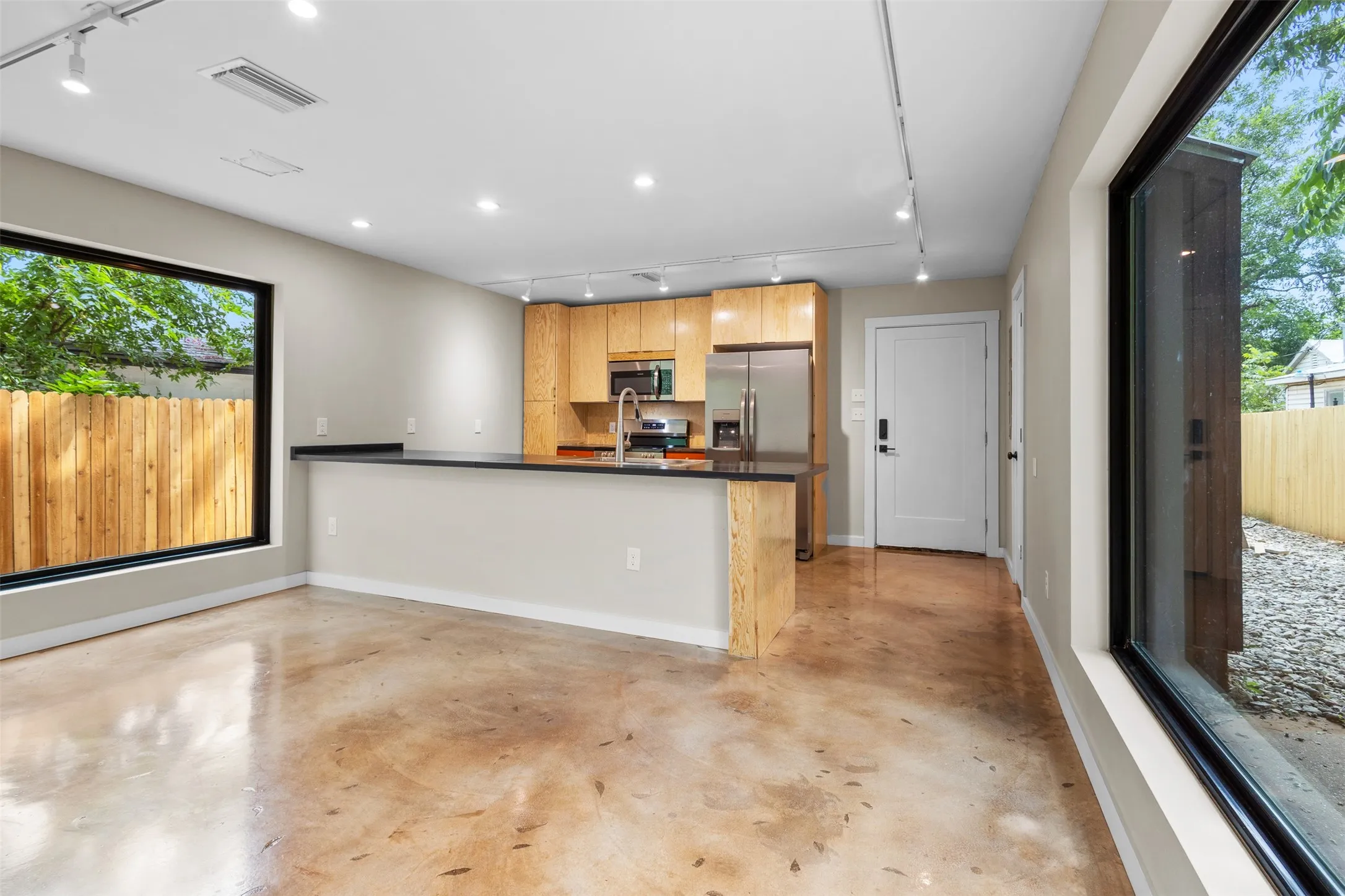 Single Family Residence For Rent in Tarrant County , 957 Woods Avenue, Fort Worth, Texas 76102, 2 Bedroom, 2 Bathroom, Garage spaces, 1,350 Sqft, built in 2026, mls#21385527, Real Estate Agent in Fort Worth, Homes For Rent in Tarrant county, Homes For Rent in Fort Worth, Realtor in Fort Worth Texas, Real Estate Brokerage Independent Realty Texas, Luminita Cordes Realtor