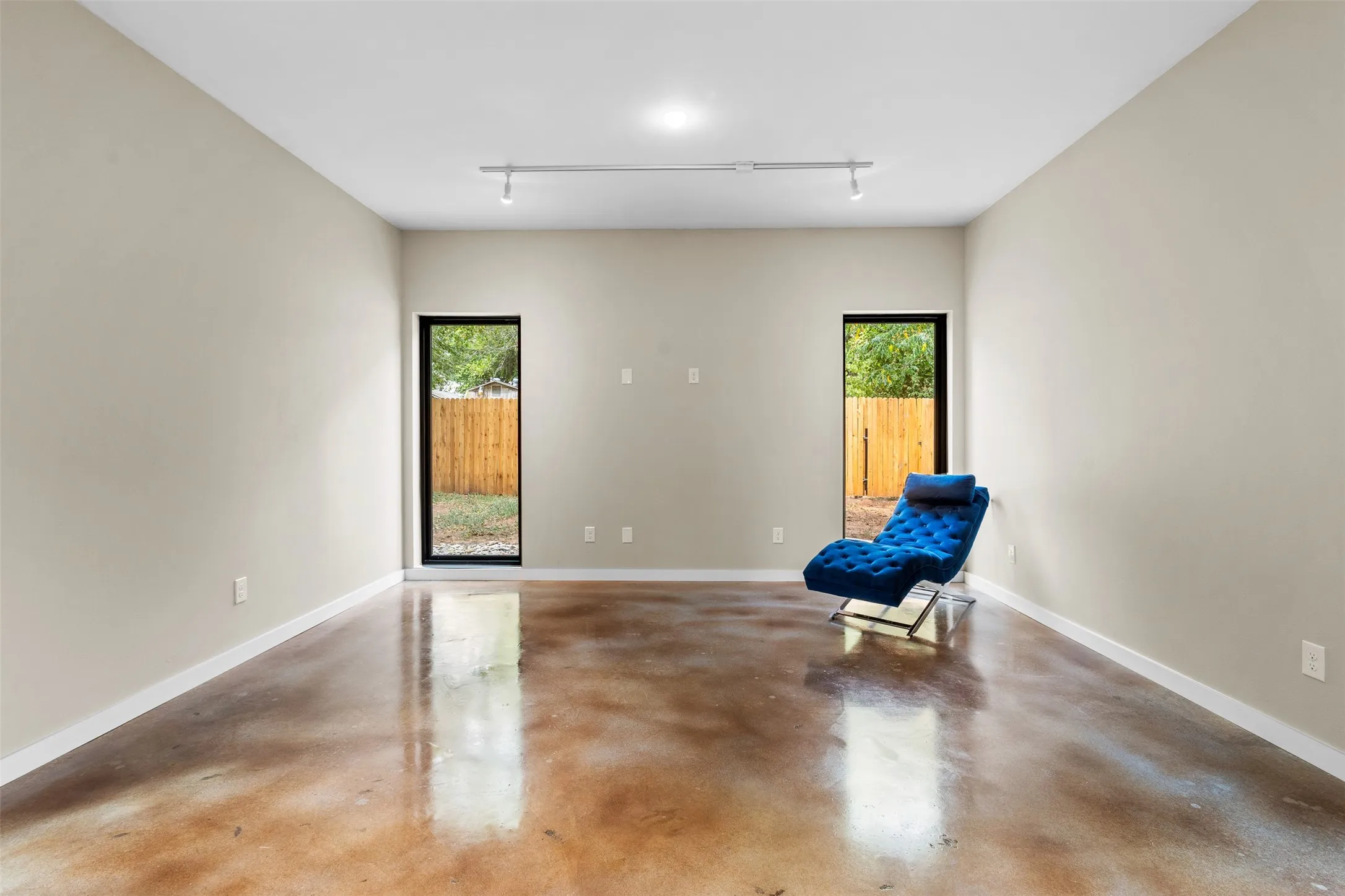Single Family Residence For Rent in Tarrant County , 957 Woods Avenue, Fort Worth, Texas 76102, 2 Bedroom, 2 Bathroom, Garage spaces, 1,350 Sqft, built in 2026, mls#21385527, Real Estate Agent in Fort Worth, Homes For Rent in Tarrant county, Homes For Rent in Fort Worth, Realtor in Fort Worth Texas, Real Estate Brokerage Independent Realty Texas, Luminita Cordes Realtor