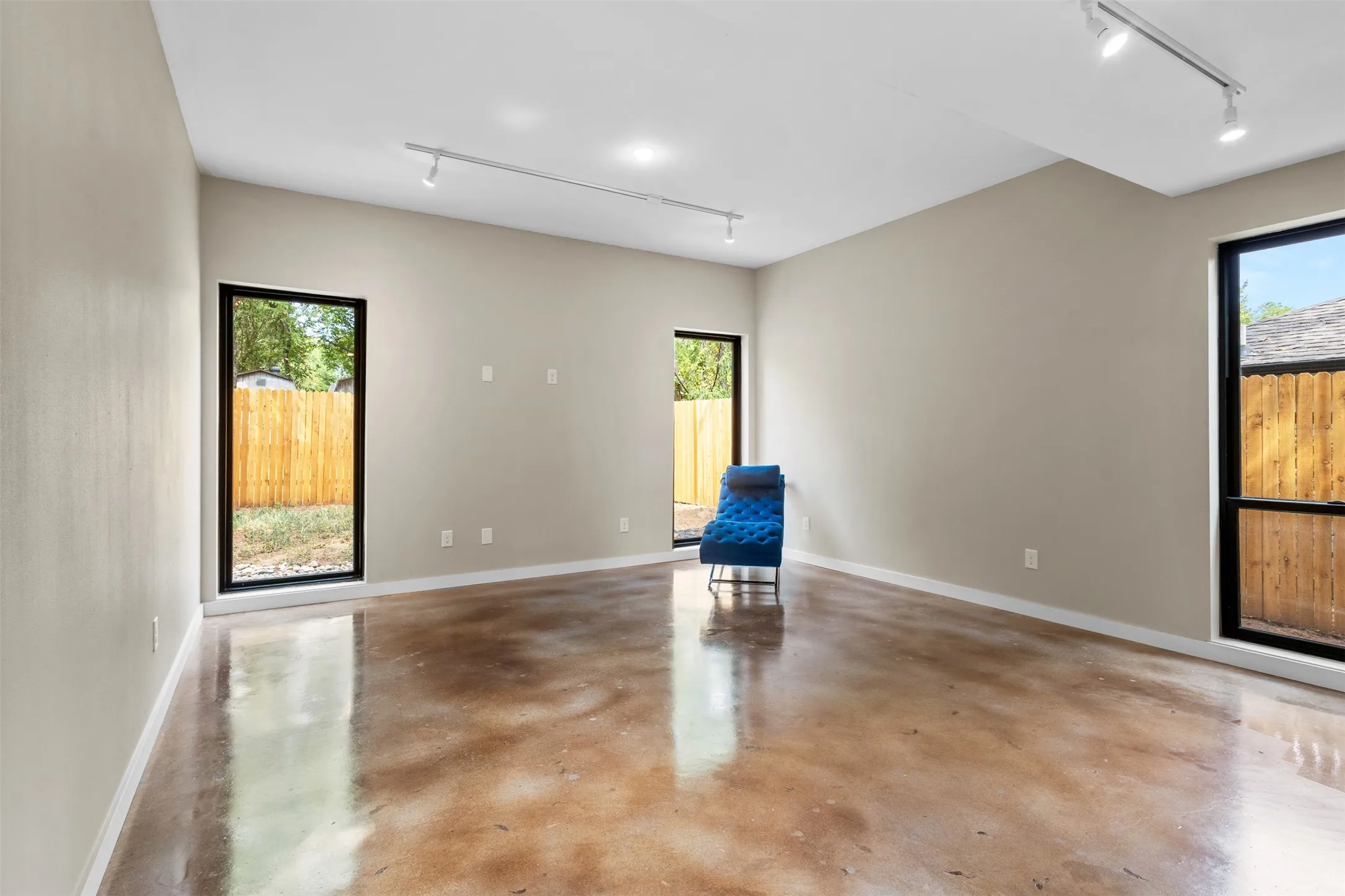 Single Family Residence For Rent in Tarrant County , 957 Woods Avenue, Fort Worth, Texas 76102, 2 Bedroom, 2 Bathroom, Garage spaces, 1,350 Sqft, built in 2026, mls#21385527, Real Estate Agent in Fort Worth, Homes For Rent in Tarrant county, Homes For Rent in Fort Worth, Realtor in Fort Worth Texas, Real Estate Brokerage Independent Realty Texas, Luminita Cordes Realtor