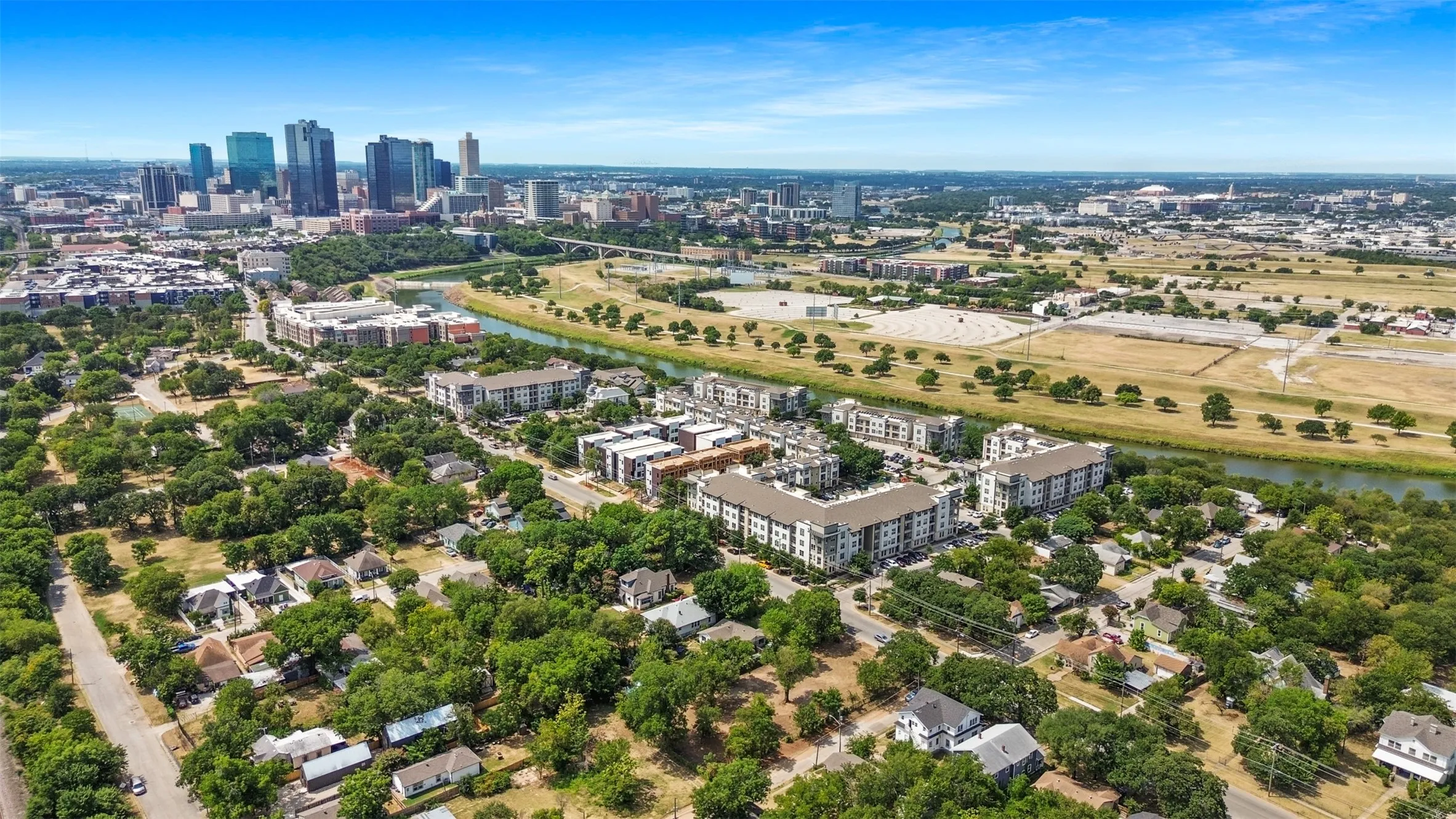 Single Family Residence For Rent in Tarrant County , 957 Woods Avenue, Fort Worth, Texas 76102, 2 Bedroom, 2 Bathroom, Garage spaces, 1,350 Sqft, built in 2026, mls#21385527, Real Estate Agent in Fort Worth, Homes For Rent in Tarrant county, Homes For Rent in Fort Worth, Realtor in Fort Worth Texas, Real Estate Brokerage Independent Realty Texas, Luminita Cordes Realtor