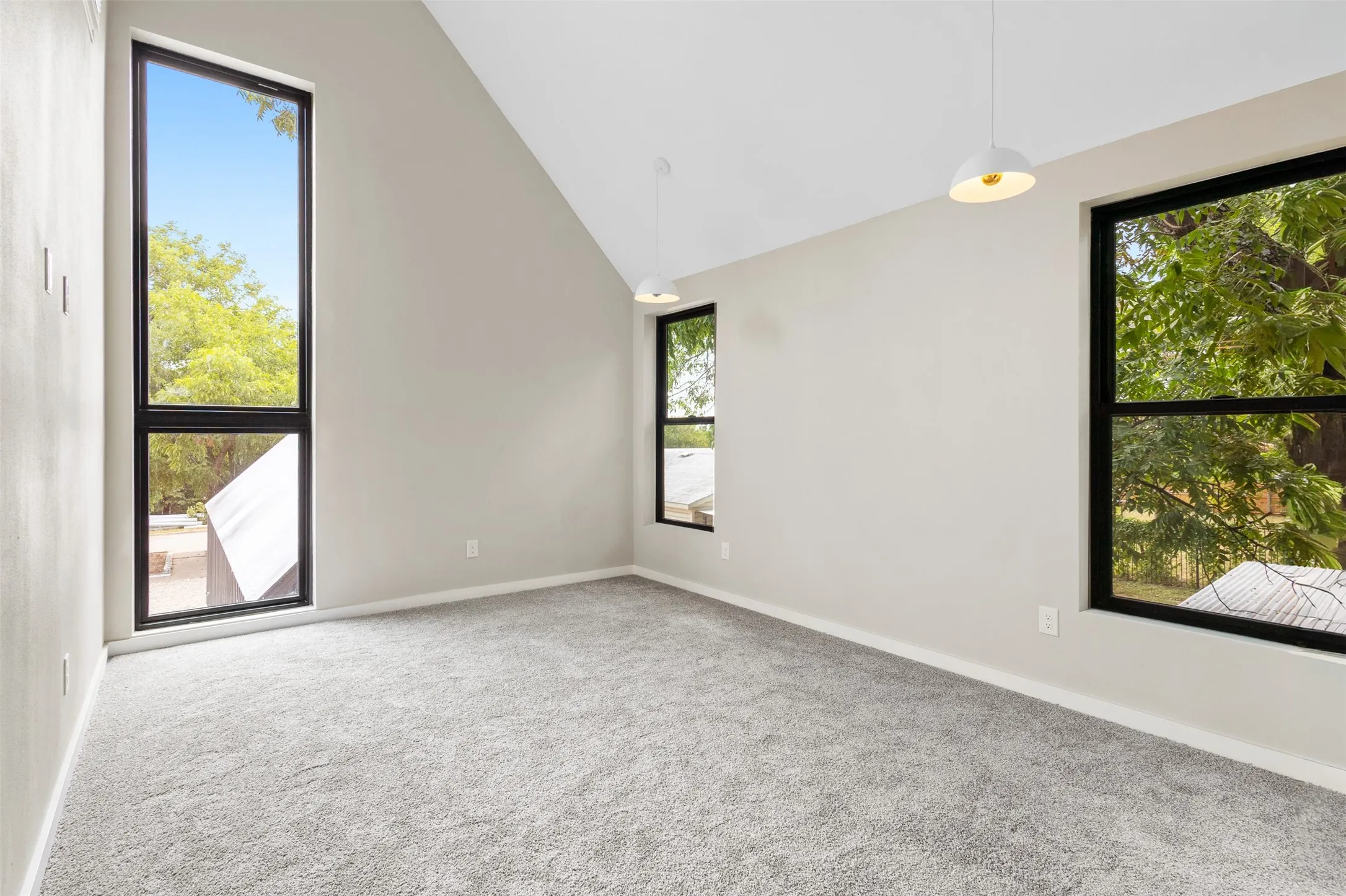 Single Family Residence For Rent in Tarrant County , 957 Woods Avenue, Fort Worth, Texas 76102, 2 Bedroom, 2 Bathroom, Garage spaces, 1,350 Sqft, built in 2026, mls#21385527, Real Estate Agent in Fort Worth, Homes For Rent in Tarrant county, Homes For Rent in Fort Worth, Realtor in Fort Worth Texas, Real Estate Brokerage Independent Realty Texas, Luminita Cordes Realtor