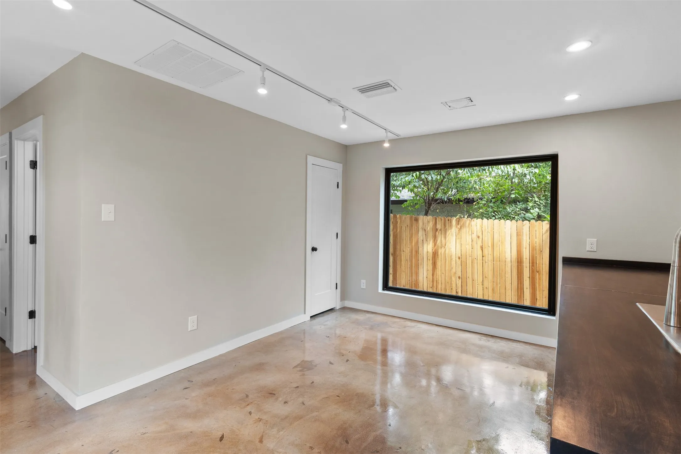 Single Family Residence For Rent in Tarrant County , 957 Woods Avenue, Fort Worth, Texas 76102, 2 Bedroom, 2 Bathroom, Garage spaces, 1,350 Sqft, built in 2026, mls#21385527, Real Estate Agent in Fort Worth, Homes For Rent in Tarrant county, Homes For Rent in Fort Worth, Realtor in Fort Worth Texas, Real Estate Brokerage Independent Realty Texas, Luminita Cordes Realtor