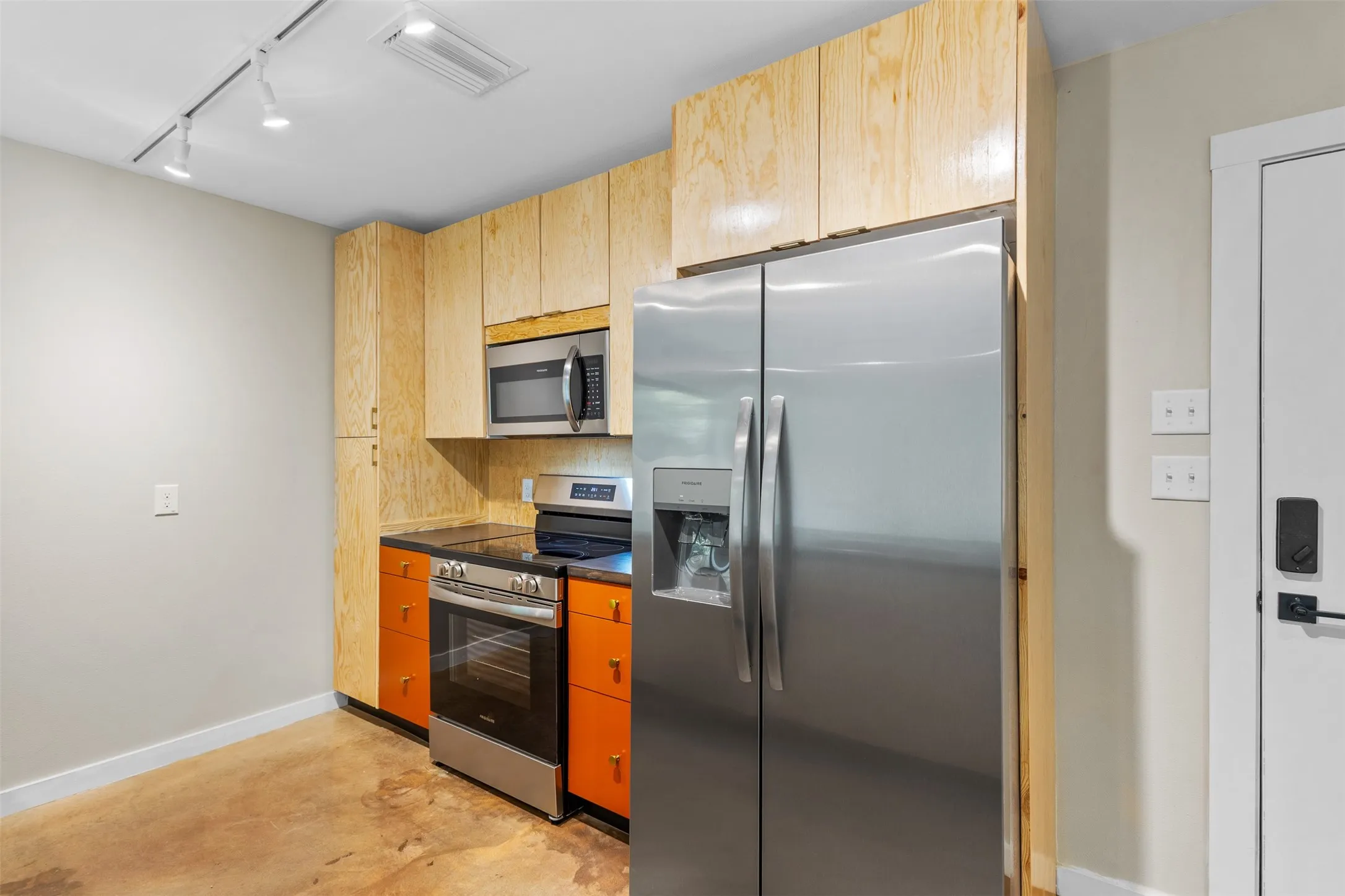 Single Family Residence For Rent in Tarrant County , 957 Woods Avenue, Fort Worth, Texas 76102, 2 Bedroom, 2 Bathroom, Garage spaces, 1,350 Sqft, built in 2026, mls#21385527, Real Estate Agent in Fort Worth, Homes For Rent in Tarrant county, Homes For Rent in Fort Worth, Realtor in Fort Worth Texas, Real Estate Brokerage Independent Realty Texas, Luminita Cordes Realtor