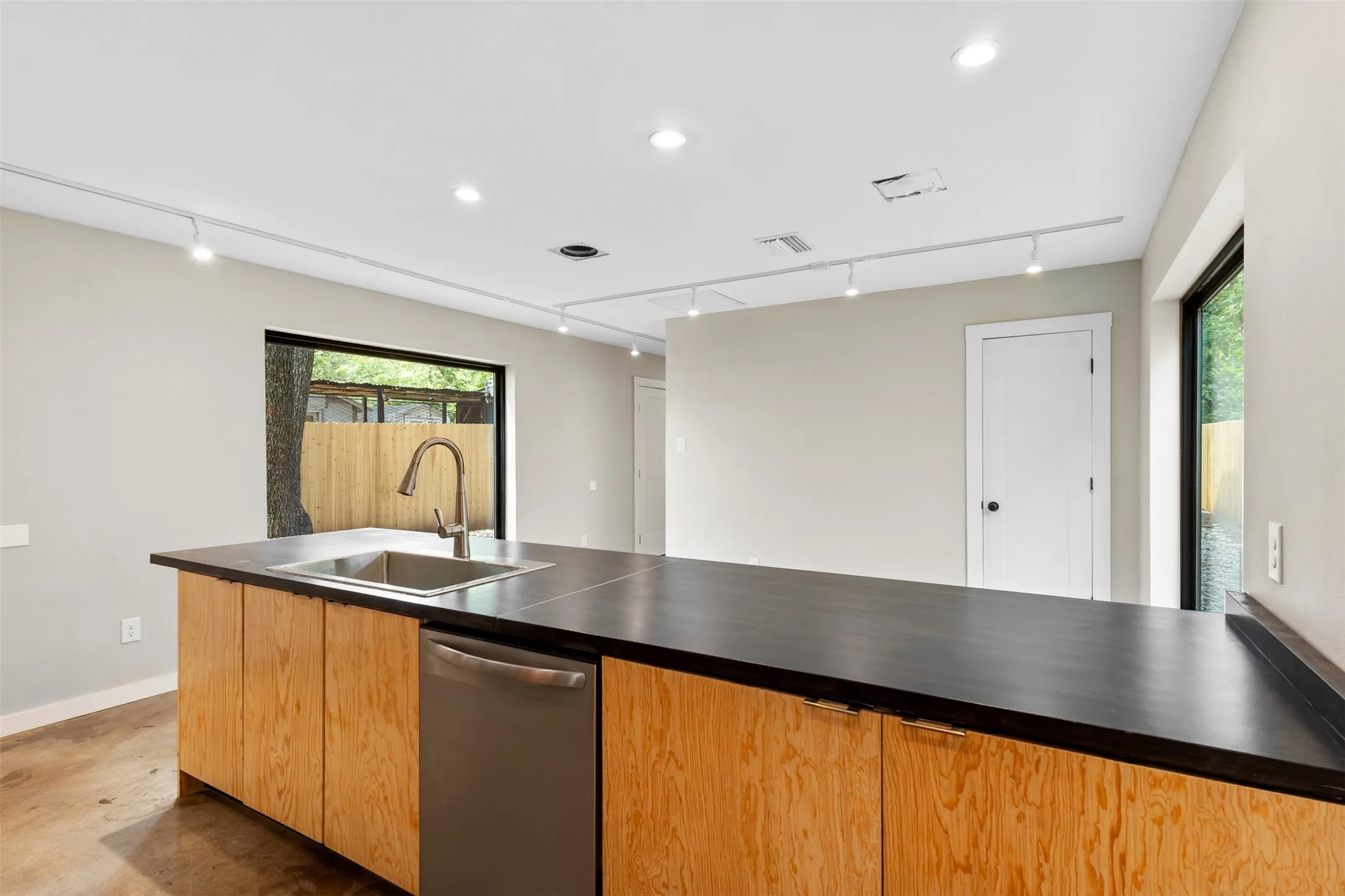 Single Family Residence For Rent in Tarrant County , 957 Woods Avenue, Fort Worth, Texas 76102, 2 Bedroom, 2 Bathroom, Garage spaces, 1,350 Sqft, built in 2026, mls#21385527, Real Estate Agent in Fort Worth, Homes For Rent in Tarrant county, Homes For Rent in Fort Worth, Realtor in Fort Worth Texas, Real Estate Brokerage Independent Realty Texas, Luminita Cordes Realtor