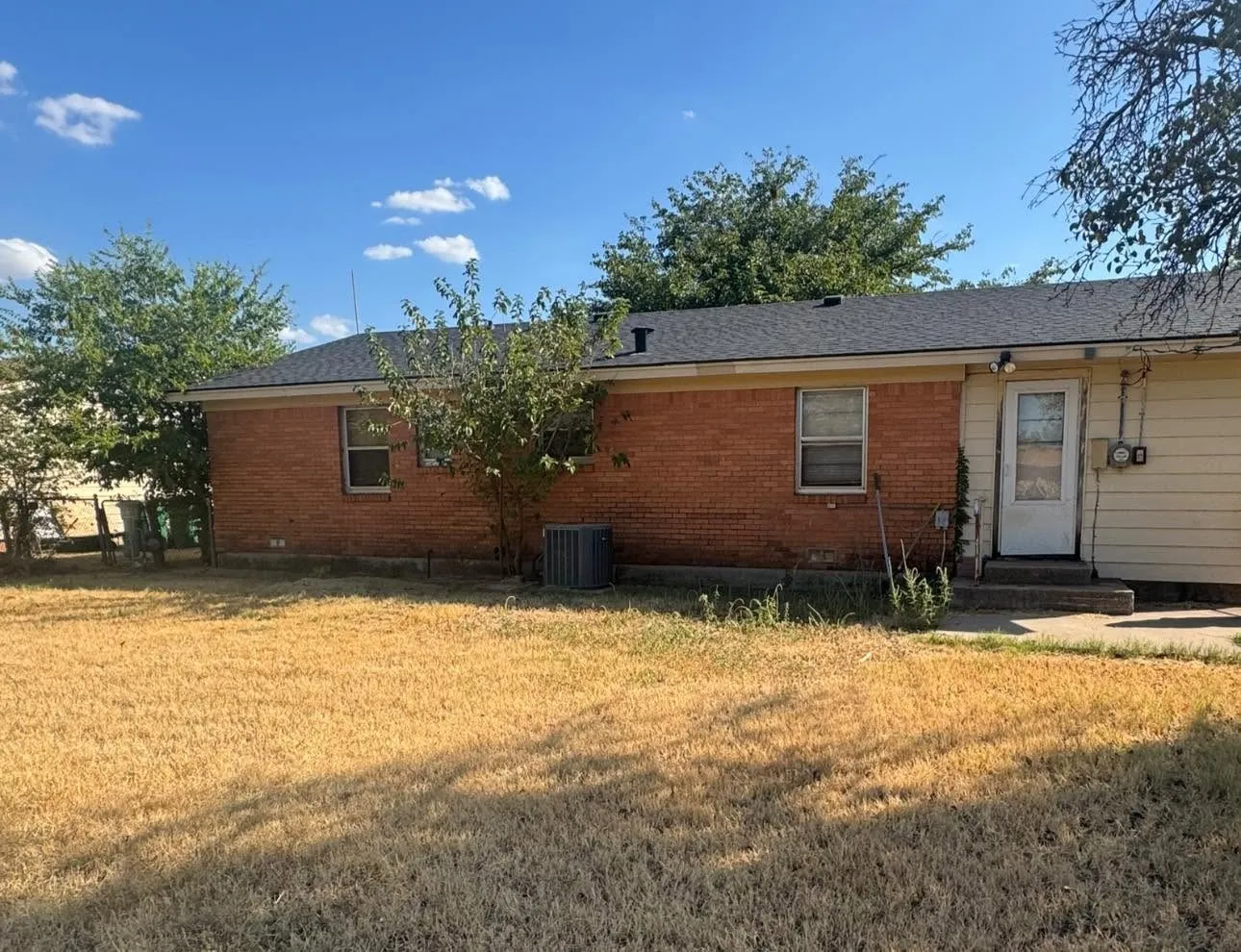 Single Family Residence For Sale in Hardeman County , 11 Elbert Heights, Quanah, Texas 79252, 4 Bedroom, 1 Bathroom, Garage spaces, 1,588 Sqft, built in 1955, mls#21385529, Real Estate Agent in Quanah, Homes For Sale in Hardeman county, Homes For Sale in Quanah, Realtor in Quanah Texas, Real Estate Brokerage Independent Realty Texas, Luminita Cordes Realtor