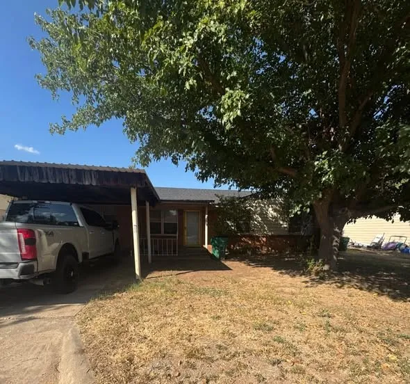 Single Family Residence For Sale in Hardeman County , 11 Elbert Heights, Quanah, Texas 79252, 4 Bedroom, 1 Bathroom, Garage spaces, 1,588 Sqft, built in 1955, mls#21385529, Real Estate Agent in Quanah, Homes For Sale in Hardeman county, Homes For Sale in Quanah, Realtor in Quanah Texas, Real Estate Brokerage Independent Realty Texas, Luminita Cordes Realtor