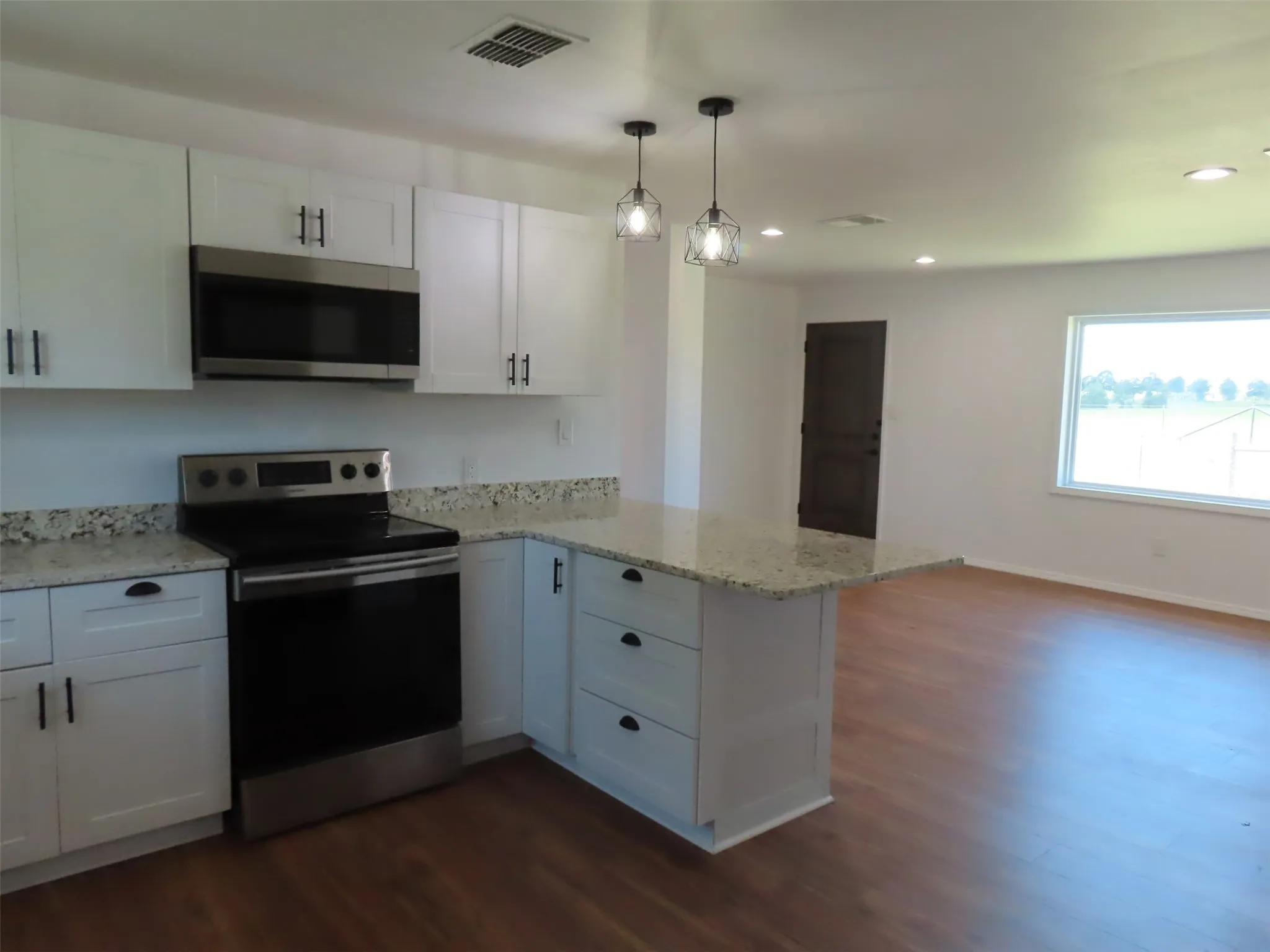 Single Family Residence For Sale in Camp County , 2099 County Road 3420, Leesburg, Texas 75451, 2 Bedroom, 1 Bathroom, Garage spaces, 832 Sqft, built in 1973, mls#21385505, Real Estate Agent in Leesburg, Homes For Sale in Camp county, Homes For Sale in Leesburg, Realtor in Leesburg Texas, Real Estate Brokerage Independent Realty Texas, Luminita Cordes Realtor