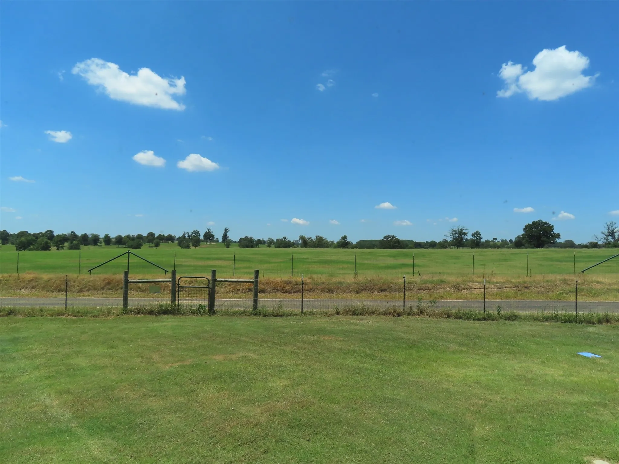Single Family Residence For Sale in Camp County , 2099 County Road 3420, Leesburg, Texas 75451, 2 Bedroom, 1 Bathroom, Garage spaces, 832 Sqft, built in 1973, mls#21385505, Real Estate Agent in Leesburg, Homes For Sale in Camp county, Homes For Sale in Leesburg, Realtor in Leesburg Texas, Real Estate Brokerage Independent Realty Texas, Luminita Cordes Realtor