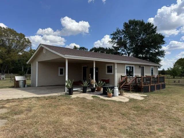 Single Family Residence For Sale in Camp County , 2099 County Road 3420, Leesburg, Texas 75451, 2 Bedroom, 1 Bathroom, Garage spaces, 832 Sqft, built in 1973, mls#21385505, Real Estate Agent in Leesburg, Homes For Sale in Camp county, Homes For Sale in Leesburg, Realtor in Leesburg Texas, Real Estate Brokerage Independent Realty Texas, Luminita Cordes Realtor