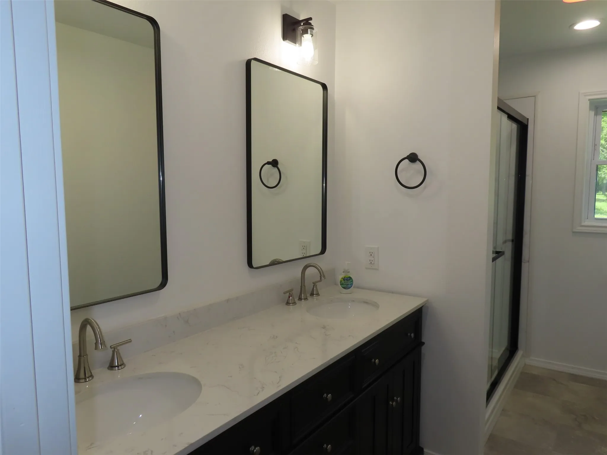 Single Family Residence For Sale in Camp County , 2099 County Road 3420, Leesburg, Texas 75451, 2 Bedroom, 1 Bathroom, Garage spaces, 832 Sqft, built in 1973, mls#21385505, Real Estate Agent in Leesburg, Homes For Sale in Camp county, Homes For Sale in Leesburg, Realtor in Leesburg Texas, Real Estate Brokerage Independent Realty Texas, Luminita Cordes Realtor