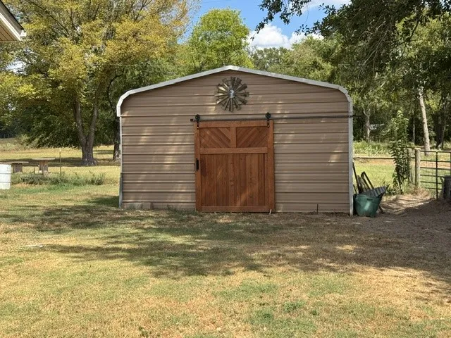 Single Family Residence For Sale in Camp County , 2099 County Road 3420, Leesburg, Texas 75451, 2 Bedroom, 1 Bathroom, Garage spaces, 832 Sqft, built in 1973, mls#21385505, Real Estate Agent in Leesburg, Homes For Sale in Camp county, Homes For Sale in Leesburg, Realtor in Leesburg Texas, Real Estate Brokerage Independent Realty Texas, Luminita Cordes Realtor
