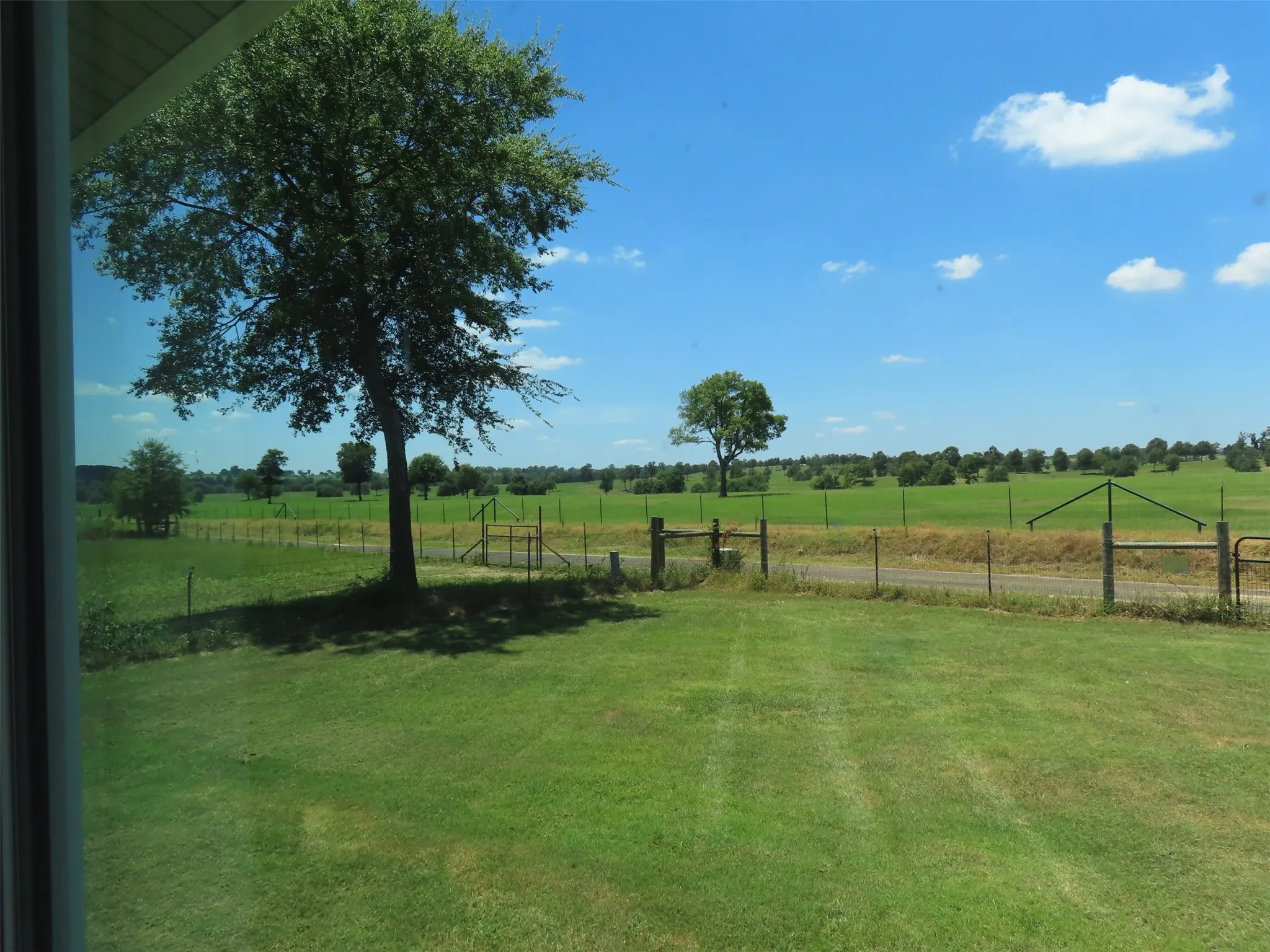 Single Family Residence For Sale in Camp County , 2099 County Road 3420, Leesburg, Texas 75451, 2 Bedroom, 1 Bathroom, Garage spaces, 832 Sqft, built in 1973, mls#21385505, Real Estate Agent in Leesburg, Homes For Sale in Camp county, Homes For Sale in Leesburg, Realtor in Leesburg Texas, Real Estate Brokerage Independent Realty Texas, Luminita Cordes Realtor