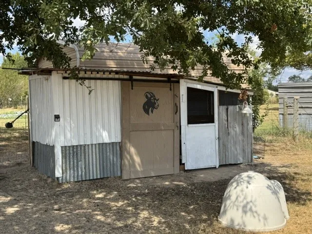 Single Family Residence For Sale in Camp County , 2099 County Road 3420, Leesburg, Texas 75451, 2 Bedroom, 1 Bathroom, Garage spaces, 832 Sqft, built in 1973, mls#21385505, Real Estate Agent in Leesburg, Homes For Sale in Camp county, Homes For Sale in Leesburg, Realtor in Leesburg Texas, Real Estate Brokerage Independent Realty Texas, Luminita Cordes Realtor