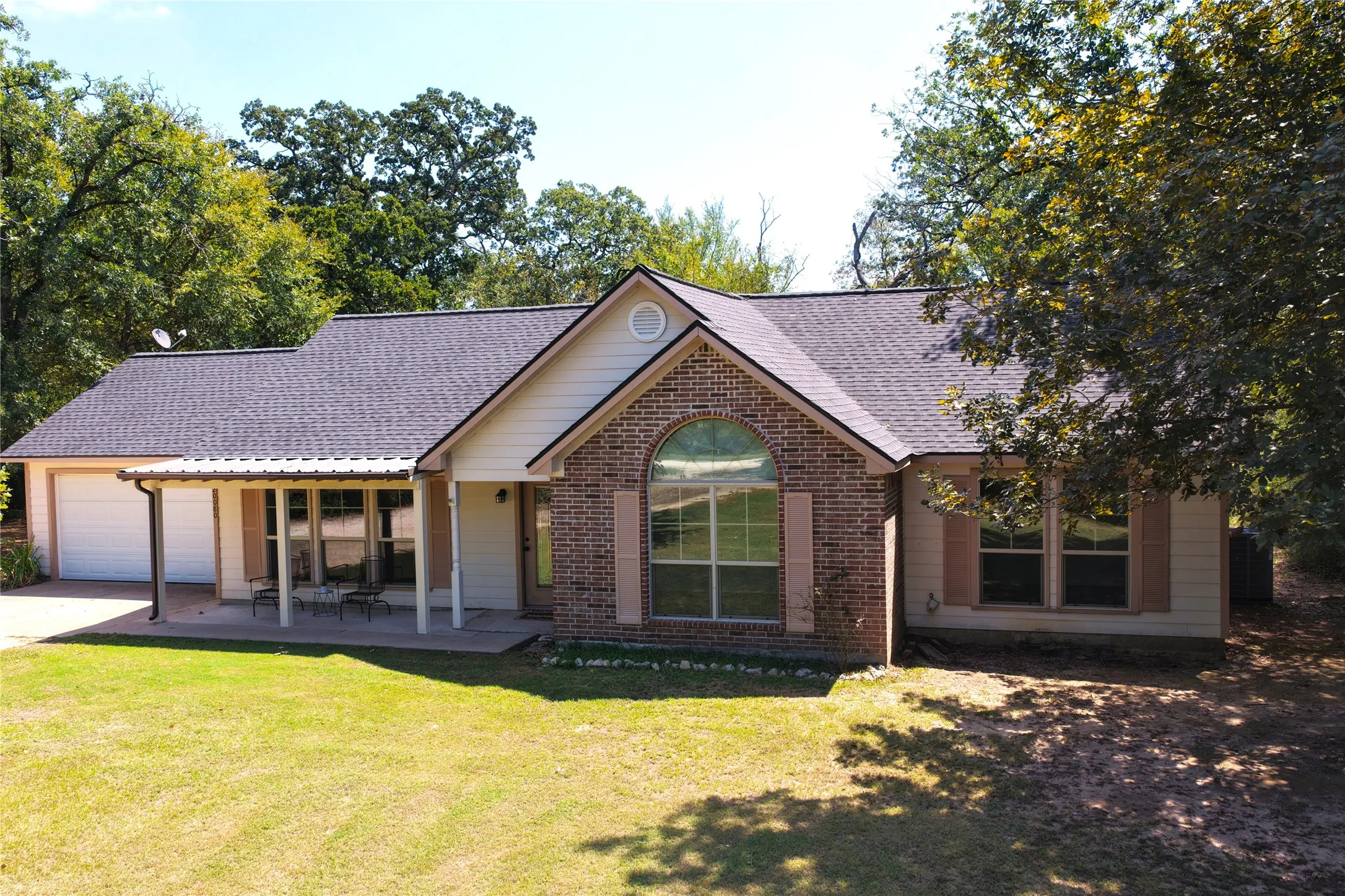 Single Family Residence For Sale in Leon County , 20080 PR 3186, Marquez, Texas 77865, 3 Bedroom, 2 Bathroom, 2 Garage spaces, 1,540 Sqft, built in 2007, mls#21384923, Real Estate Agent in Marquez, Homes For Sale in Leon county, Homes For Sale in Marquez, Realtor in Marquez Texas, Real Estate Brokerage Independent Realty Texas, Luminita Cordes Realtor
