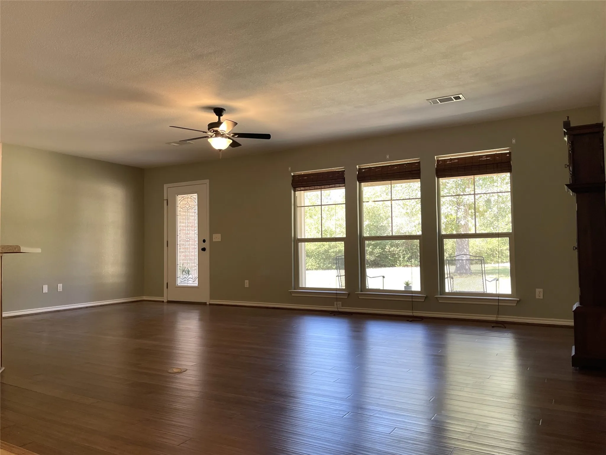 Single Family Residence For Sale in Leon County , 20080 PR 3186, Marquez, Texas 77865, 3 Bedroom, 2 Bathroom, 2 Garage spaces, 1,540 Sqft, built in 2007, mls#21384923, Real Estate Agent in Marquez, Homes For Sale in Leon county, Homes For Sale in Marquez, Realtor in Marquez Texas, Real Estate Brokerage Independent Realty Texas, Luminita Cordes Realtor