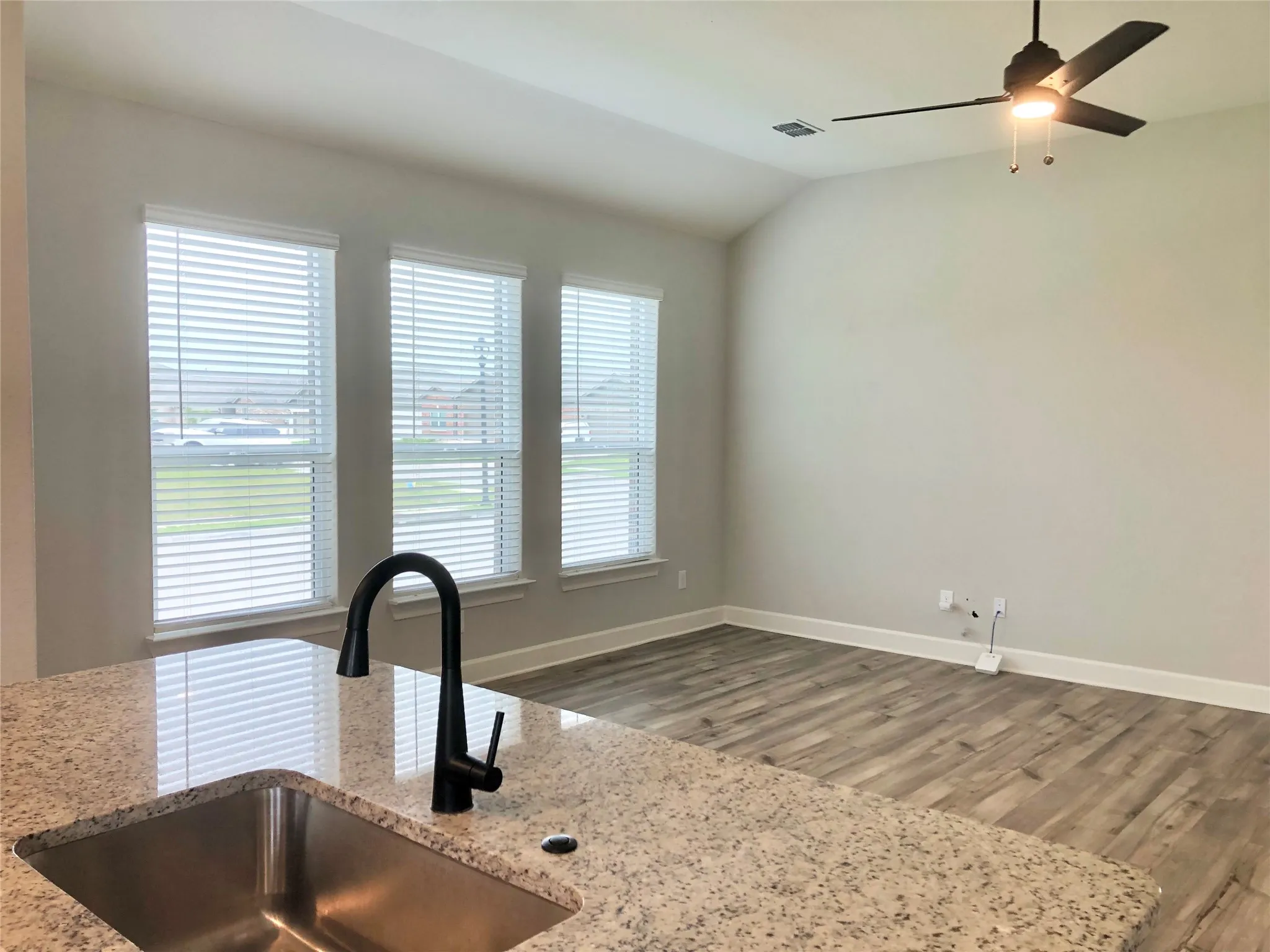Single Family Residence For Rent in Collin County , 604 Harbor Oaks Drive, Anna, Texas 75409, 4 Bedroom, 2 Bathroom, 2 Garage spaces, 1,811 Sqft, built in 2023, mls#21385539, Real Estate Agent in Anna, Homes For Rent in Collin county, Homes For Rent in Anna, Realtor in Anna Texas, Real Estate Brokerage Independent Realty Texas, Luminita Cordes Realtor