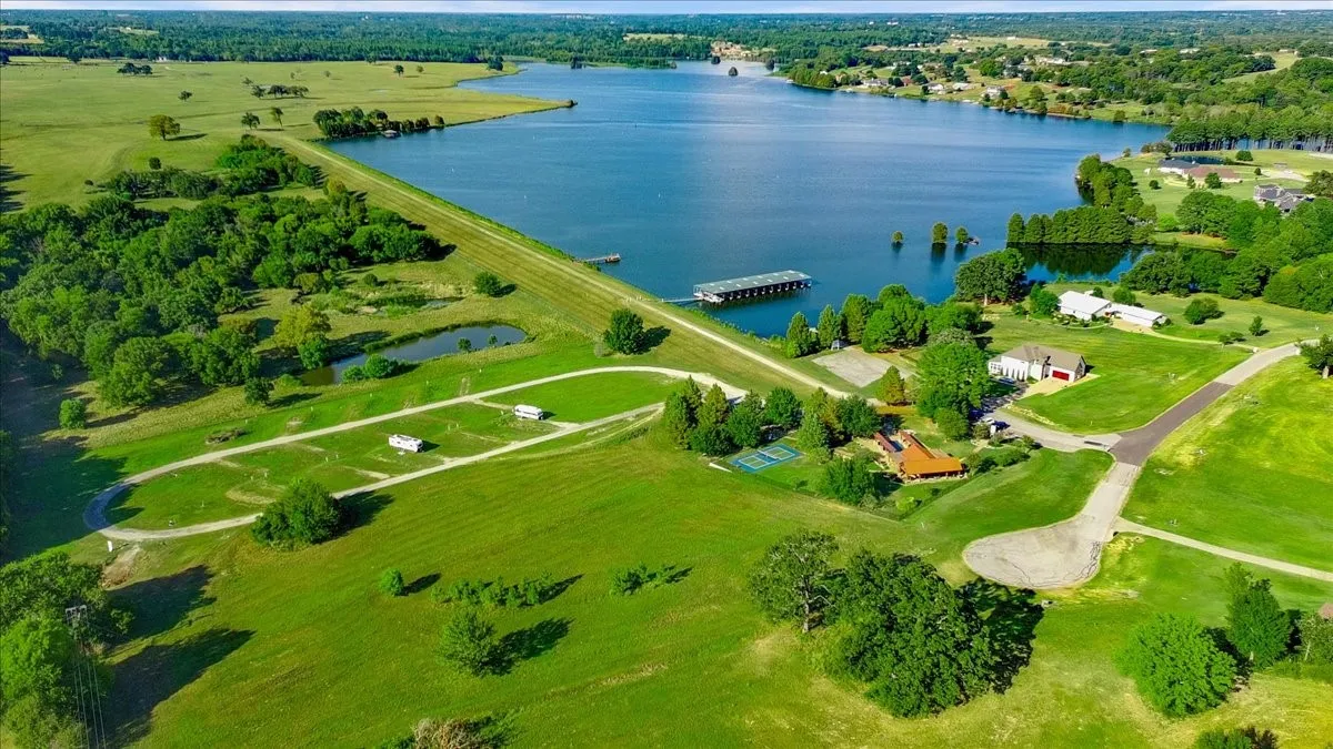Unimproved Land For Sale in Henderson County , TBD Shore Crest Way, Athens, Texas 75752, 0, 0, Garage spaces, 0 Sqft, built in 0, mls#21385506, Real Estate Agent in Athens, Homes For Sale in Henderson county, Homes For Sale in Athens, Realtor in Athens Texas, Real Estate Brokerage Independent Realty Texas, Luminita Cordes Realtor