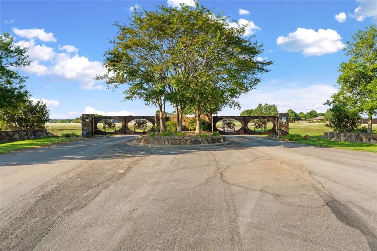 Unimproved Land For Sale in Henderson County , TBD Shore Crest Way, Athens, Texas 75752, 0, 0, Garage spaces, 0 Sqft, built in 0, mls#21385506, Real Estate Agent in Athens, Homes For Sale in Henderson county, Homes For Sale in Athens, Realtor in Athens Texas, Real Estate Brokerage Independent Realty Texas, Luminita Cordes Realtor