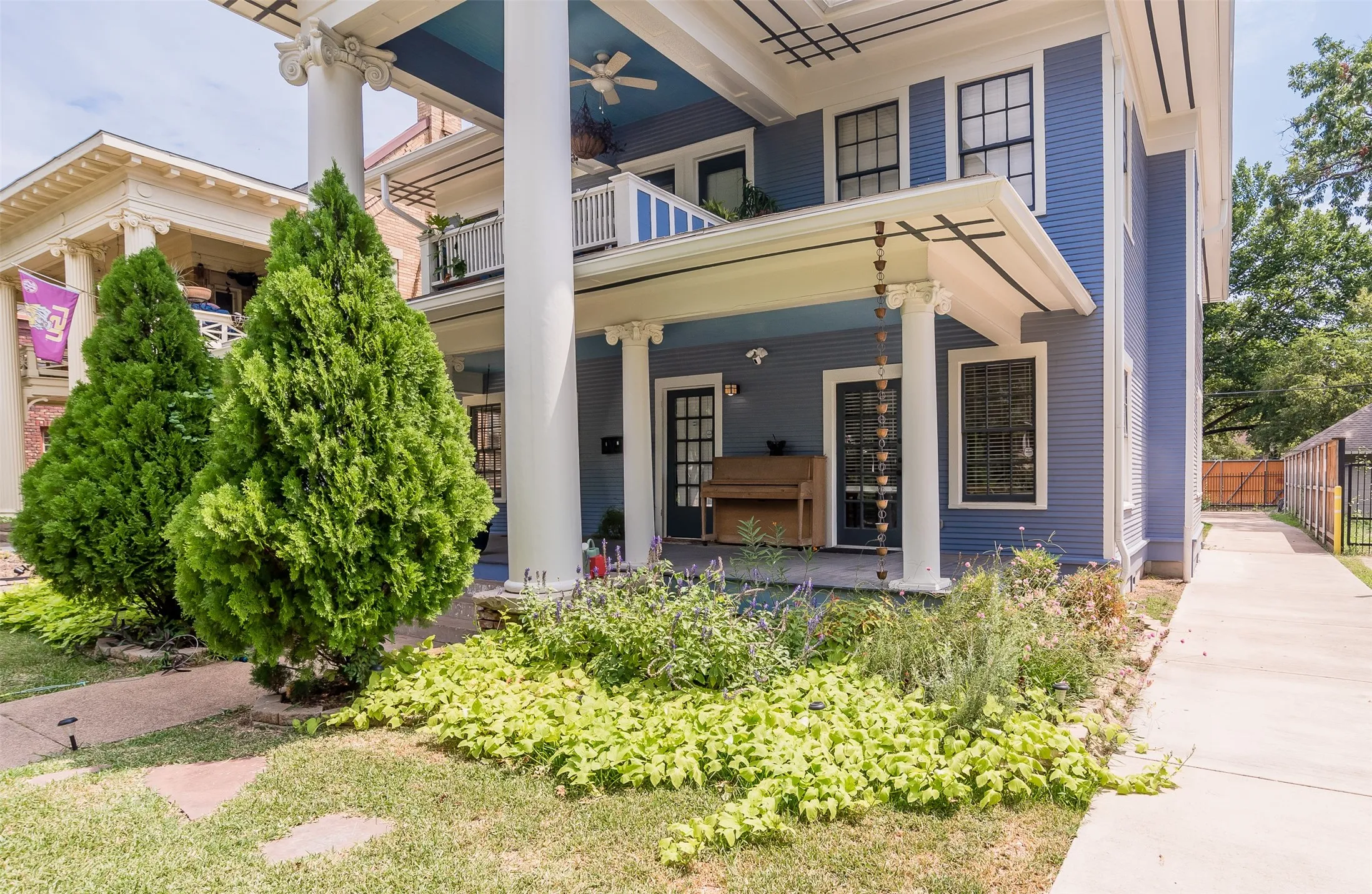 Apartment For Rent in Dallas County , 4910 Victor Street 1, Dallas, Texas 75214, 1 Bedroom, 1 Bathroom, Garage spaces, 1,000 Sqft, built in 1913, mls#21385535, Real Estate Agent in Dallas, Homes For Rent in Dallas county, Homes For Rent in Dallas, Realtor in Dallas Texas, Real Estate Brokerage Independent Realty Texas, Luminita Cordes Realtor