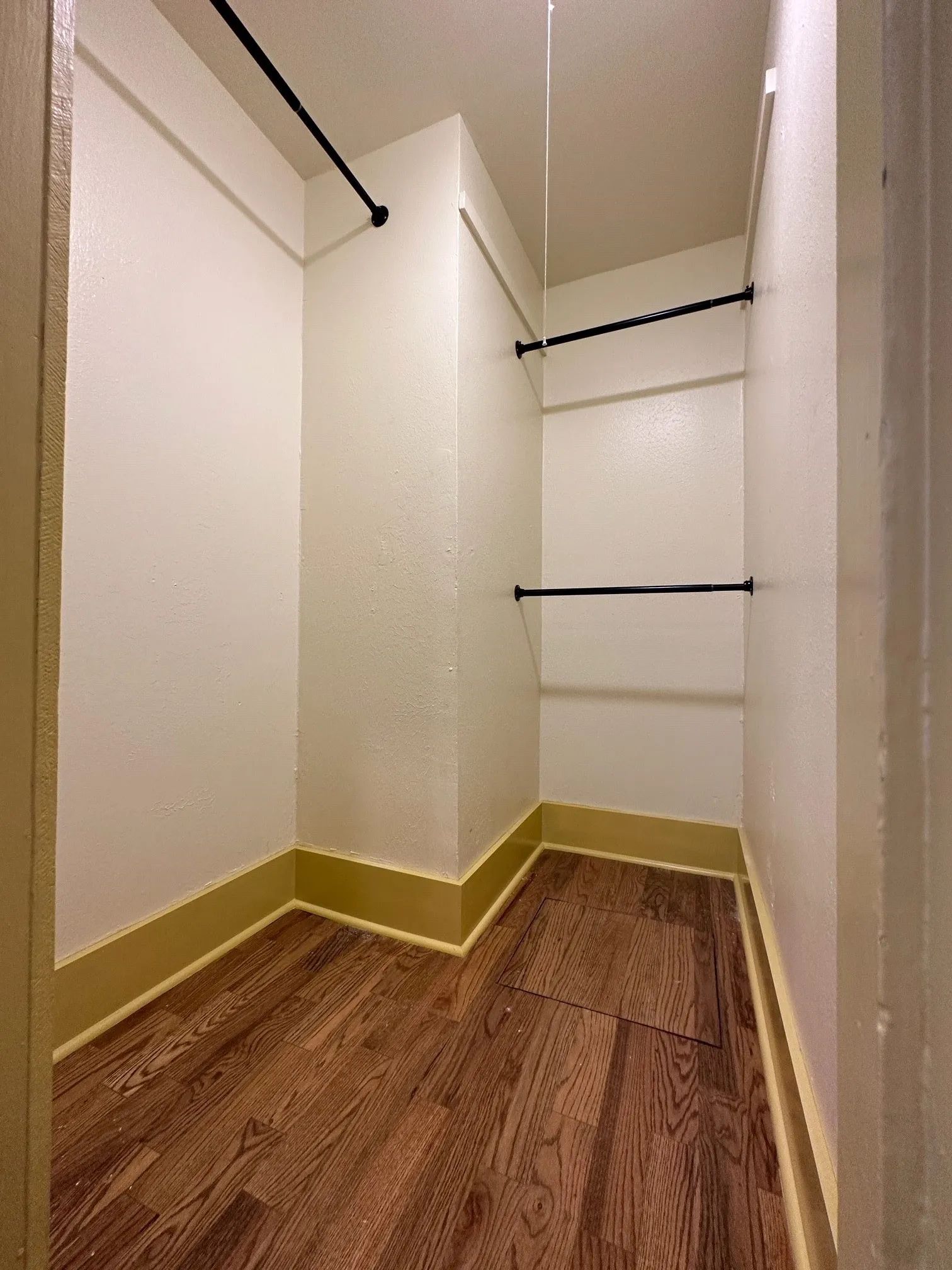 Apartment For Rent in Dallas County , 4910 Victor Street 1, Dallas, Texas 75214, 1 Bedroom, 1 Bathroom, Garage spaces, 1,000 Sqft, built in 1913, mls#21385535, Real Estate Agent in Dallas, Homes For Rent in Dallas county, Homes For Rent in Dallas, Realtor in Dallas Texas, Real Estate Brokerage Independent Realty Texas, Luminita Cordes Realtor