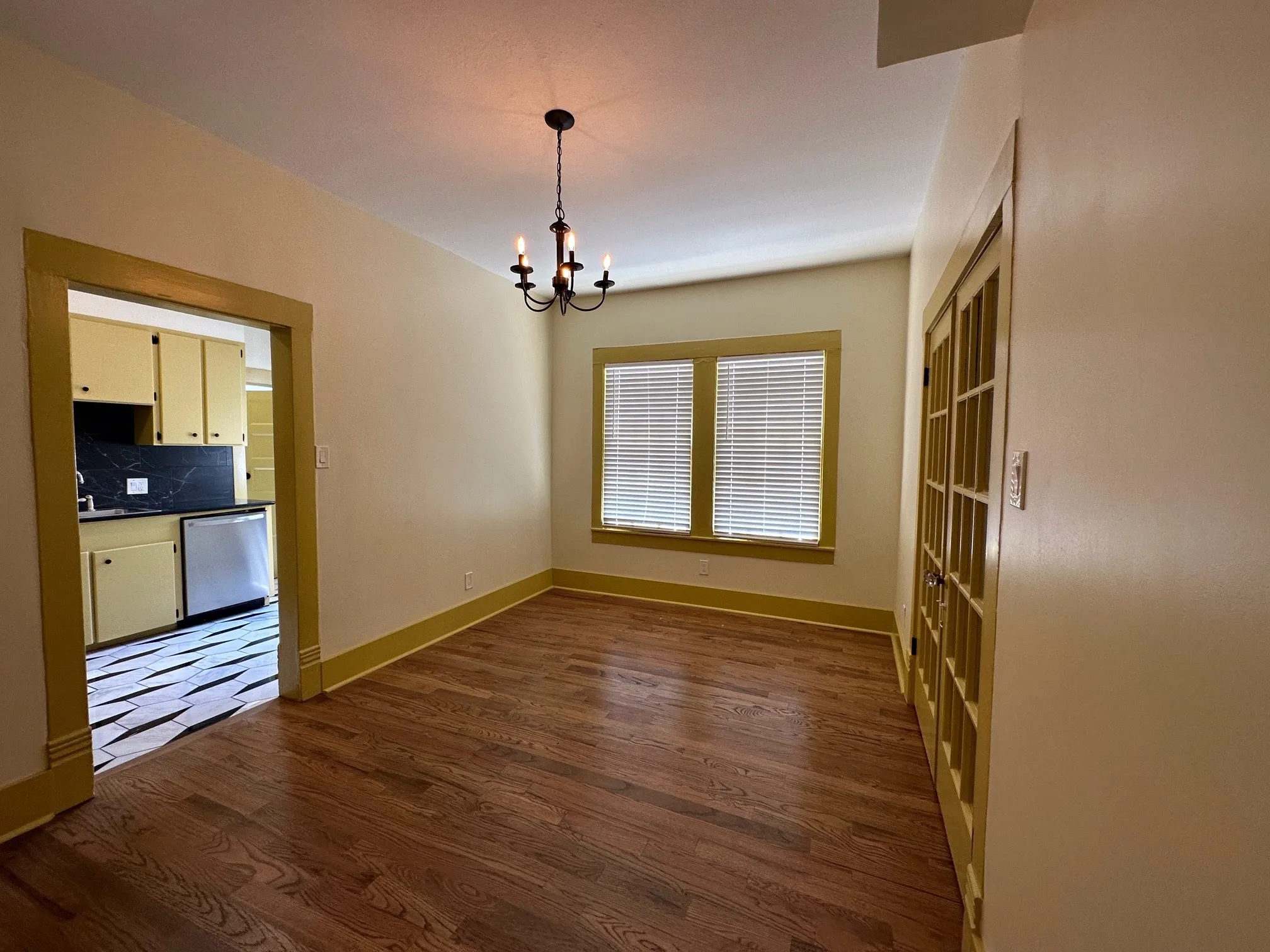 Apartment For Rent in Dallas County , 4910 Victor Street 1, Dallas, Texas 75214, 1 Bedroom, 1 Bathroom, Garage spaces, 1,000 Sqft, built in 1913, mls#21385535, Real Estate Agent in Dallas, Homes For Rent in Dallas county, Homes For Rent in Dallas, Realtor in Dallas Texas, Real Estate Brokerage Independent Realty Texas, Luminita Cordes Realtor
