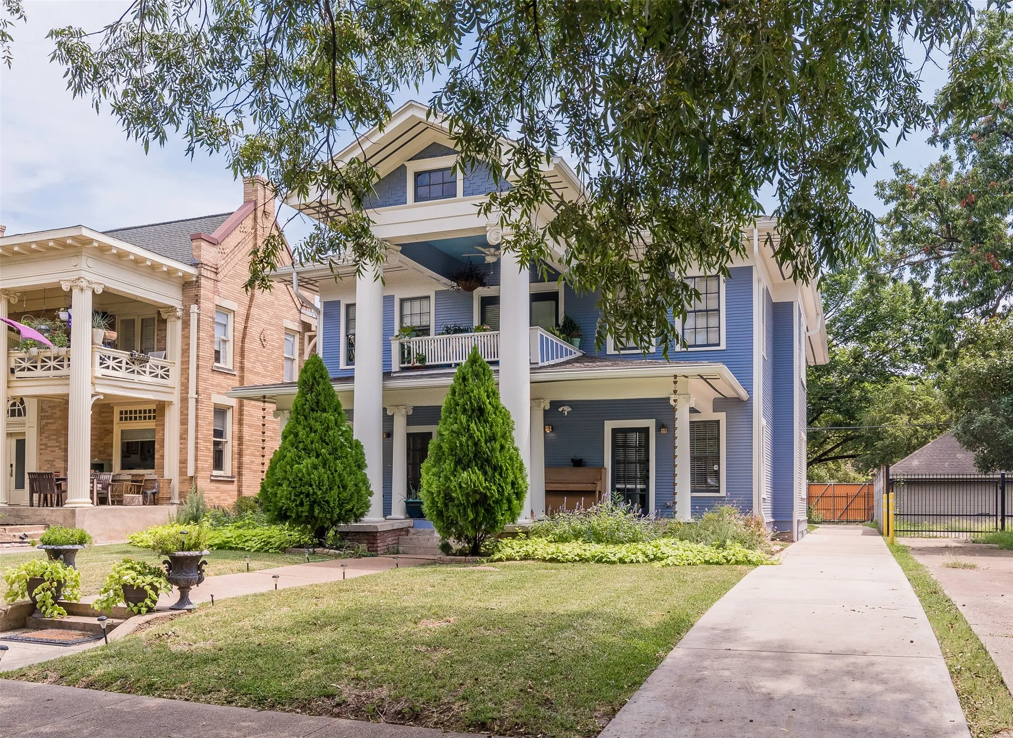Apartment For Rent in Dallas County , 4910 Victor Street 1, Dallas, Texas 75214, 1 Bedroom, 1 Bathroom, Garage spaces, 1,000 Sqft, built in 1913, mls#21385535, Real Estate Agent in Dallas, Homes For Rent in Dallas county, Homes For Rent in Dallas, Realtor in Dallas Texas, Real Estate Brokerage Independent Realty Texas, Luminita Cordes Realtor