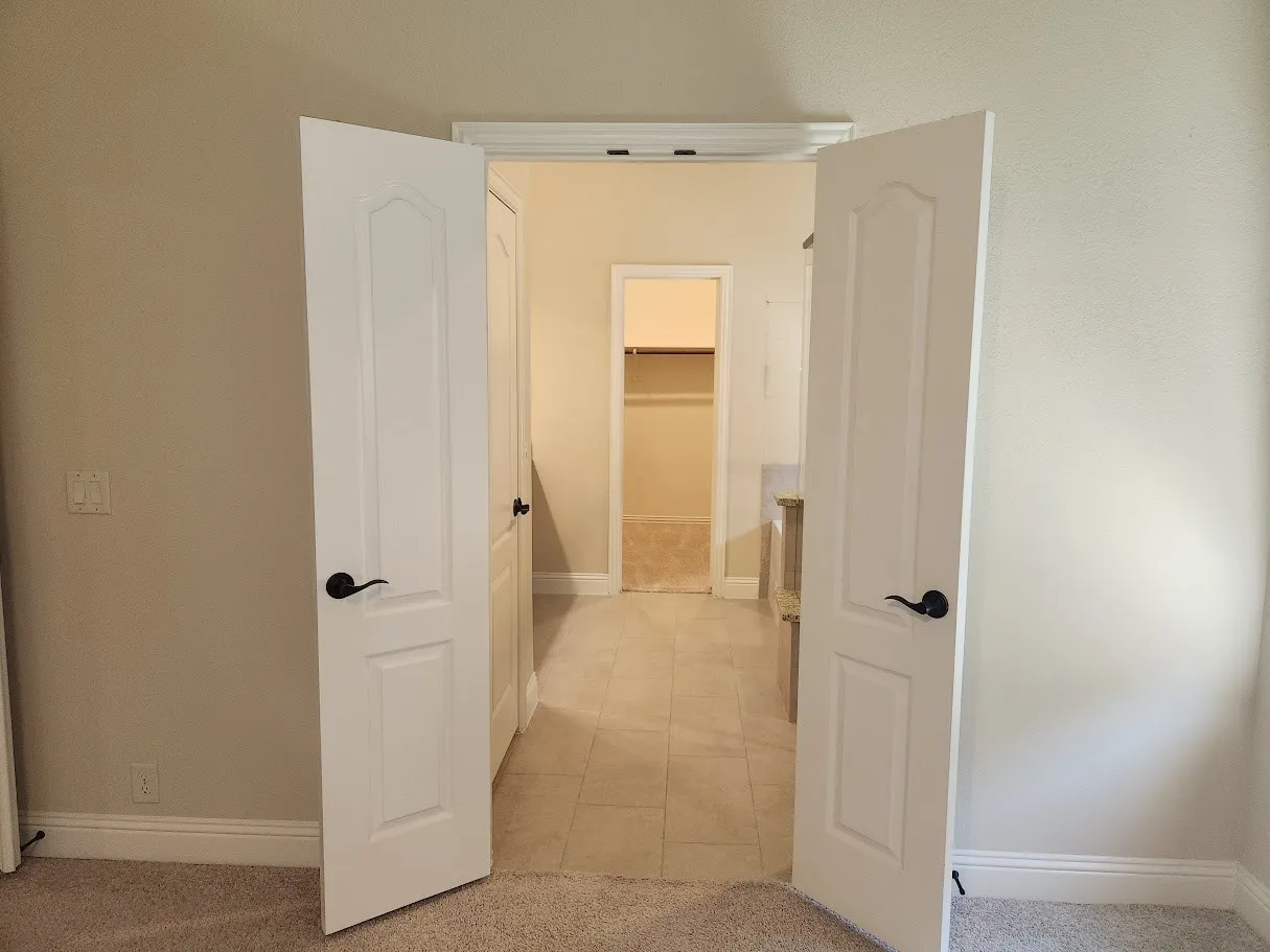Entrance to Master Bath