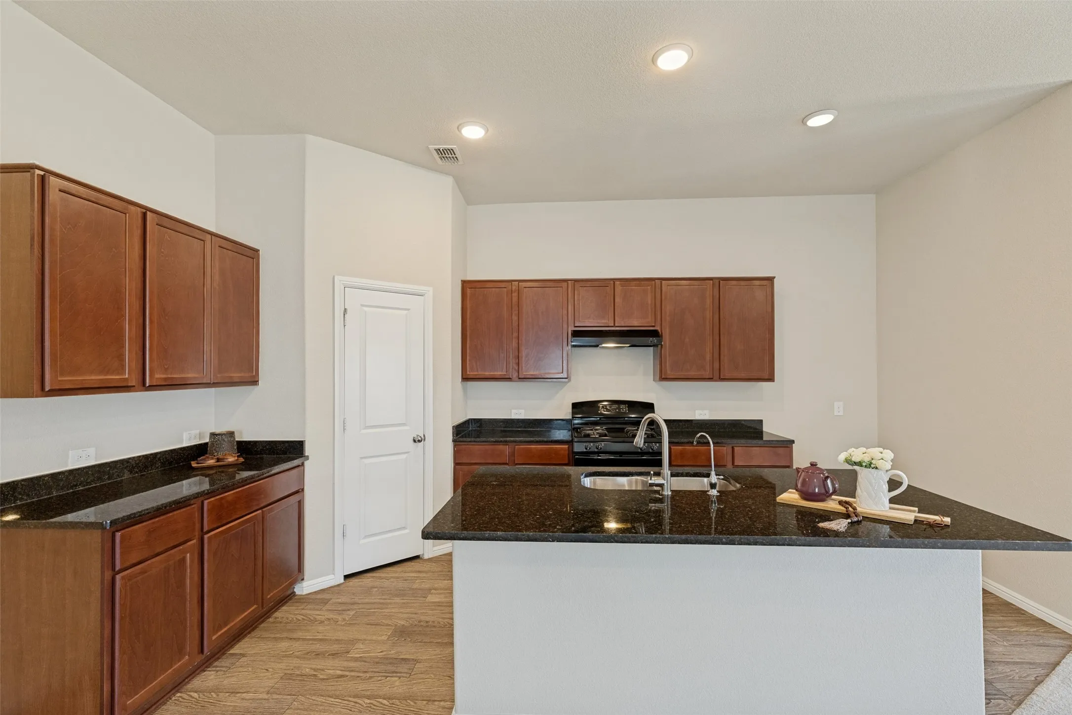 Single Family Residence For Sale in Denton County , 6221 Painswick Drive, Celina, Texas 76227, 3 Bedroom, 2 Bathroom, 2 Garage spaces, 2,019 Sqft, built in 2019, mls#21384485, Real Estate Agent in Celina, Homes For Sale in Denton county, Homes For Sale in Celina, Realtor in Celina Texas, Real Estate Brokerage Independent Realty Texas, Luminita Cordes Realtor